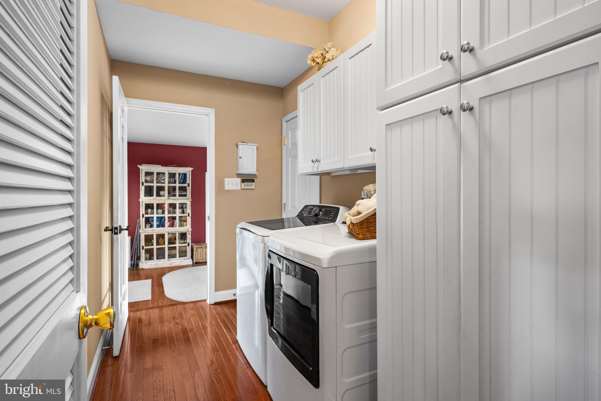 COUNTRY LANE - Residential