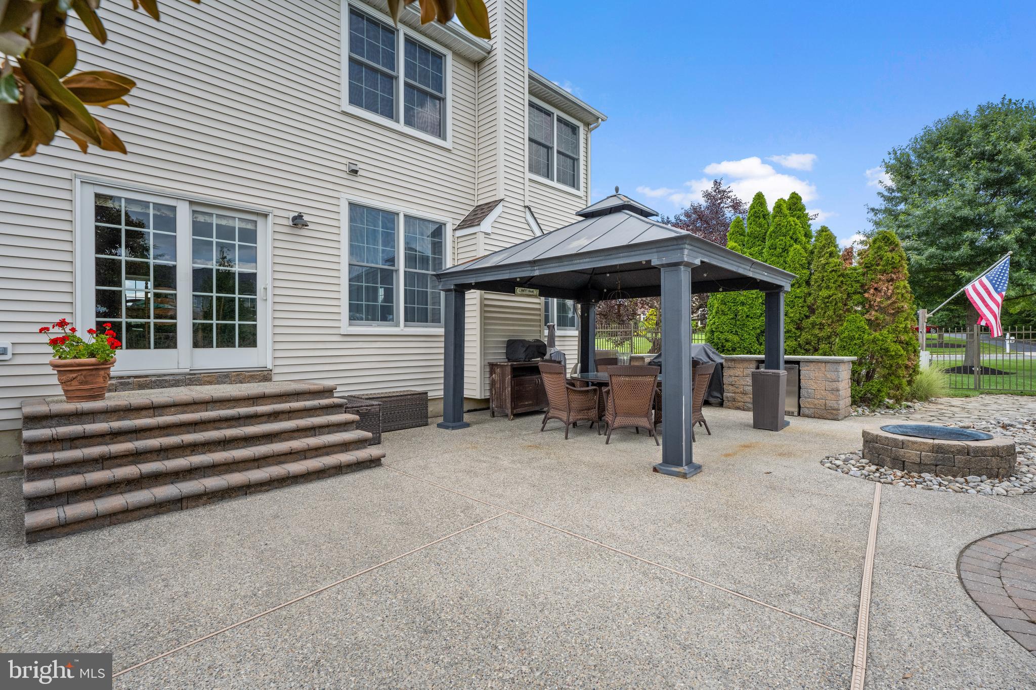 COUNTRY LANE - Residential