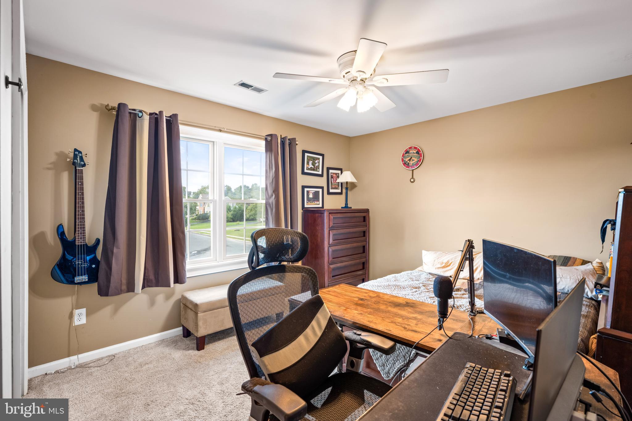 COUNTRY LANE - Residential