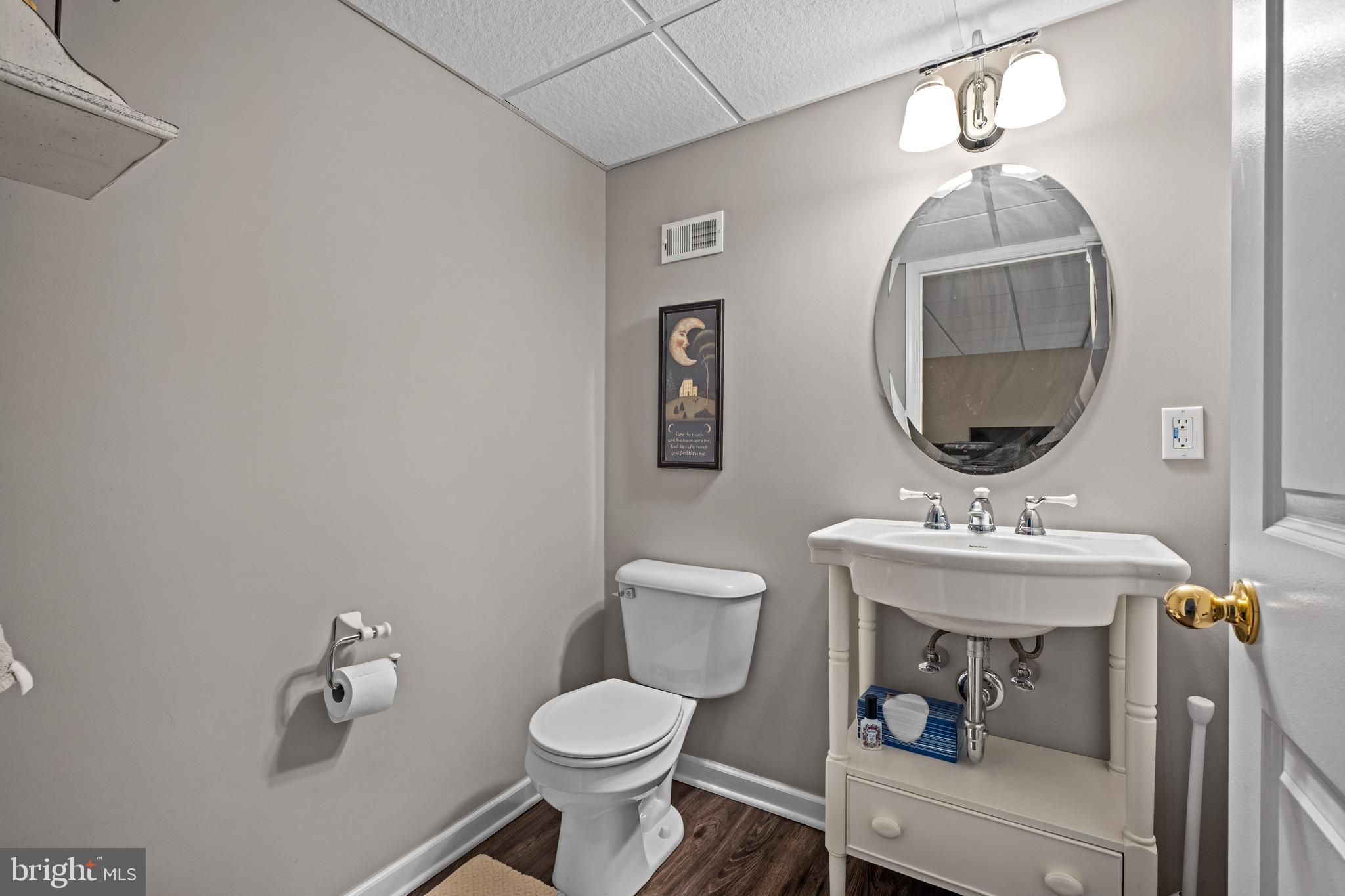 COUNTRY LANE - Residential