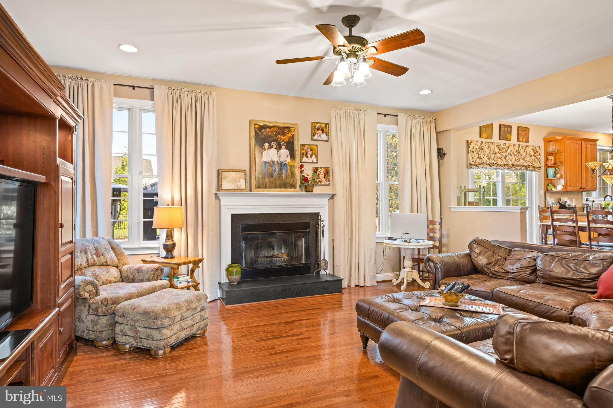 COUNTRY LANE - Residential