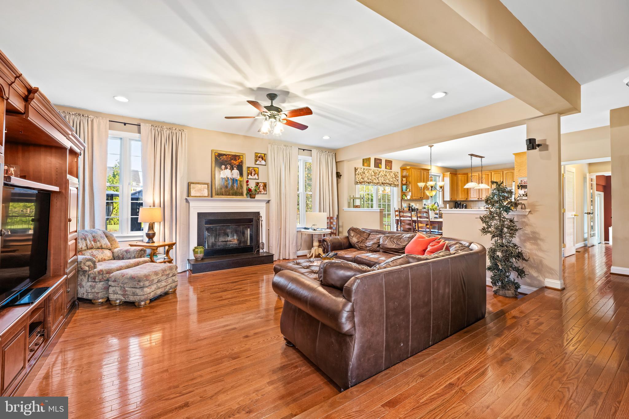 COUNTRY LANE - Residential