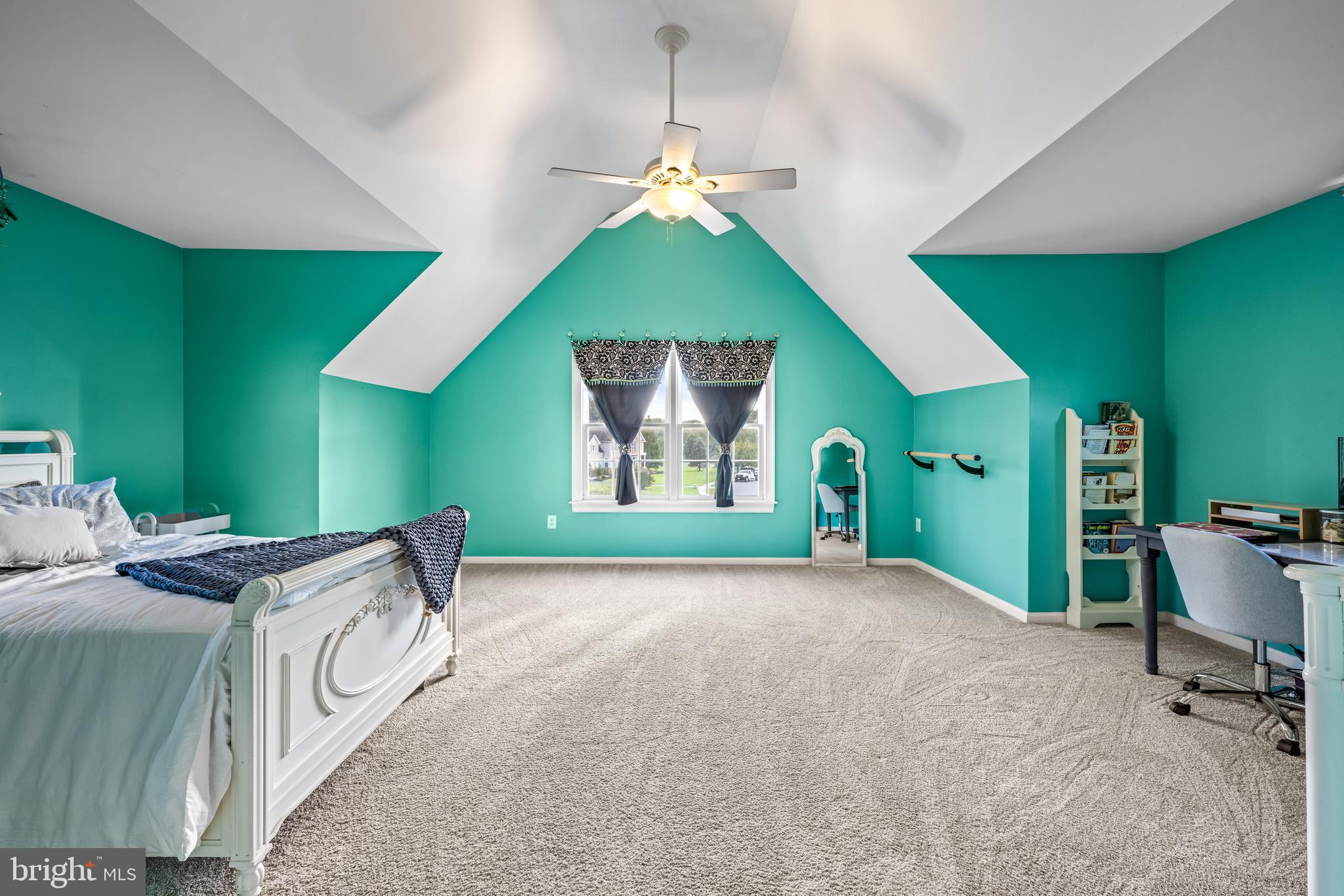 COUNTRY LANE - Residential