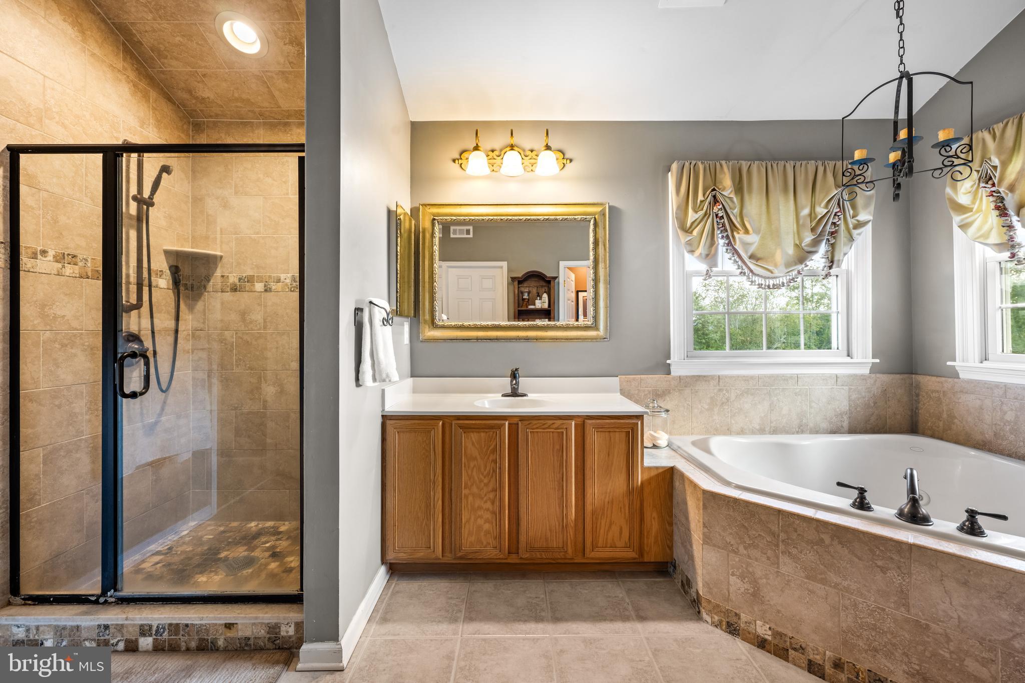 COUNTRY LANE - Residential