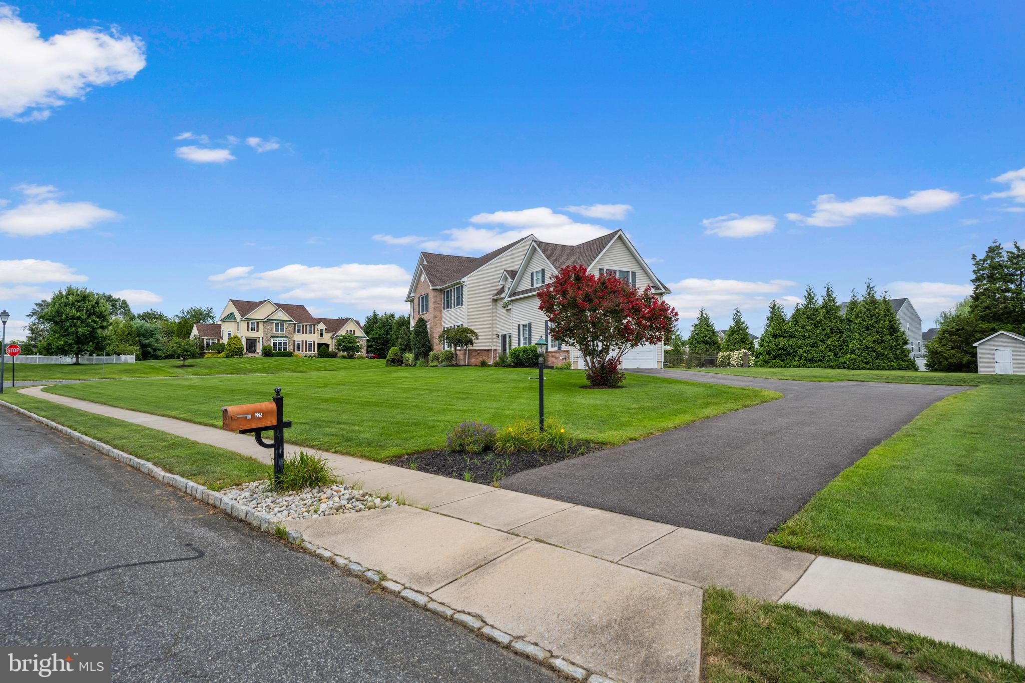 COUNTRY LANE - Residential