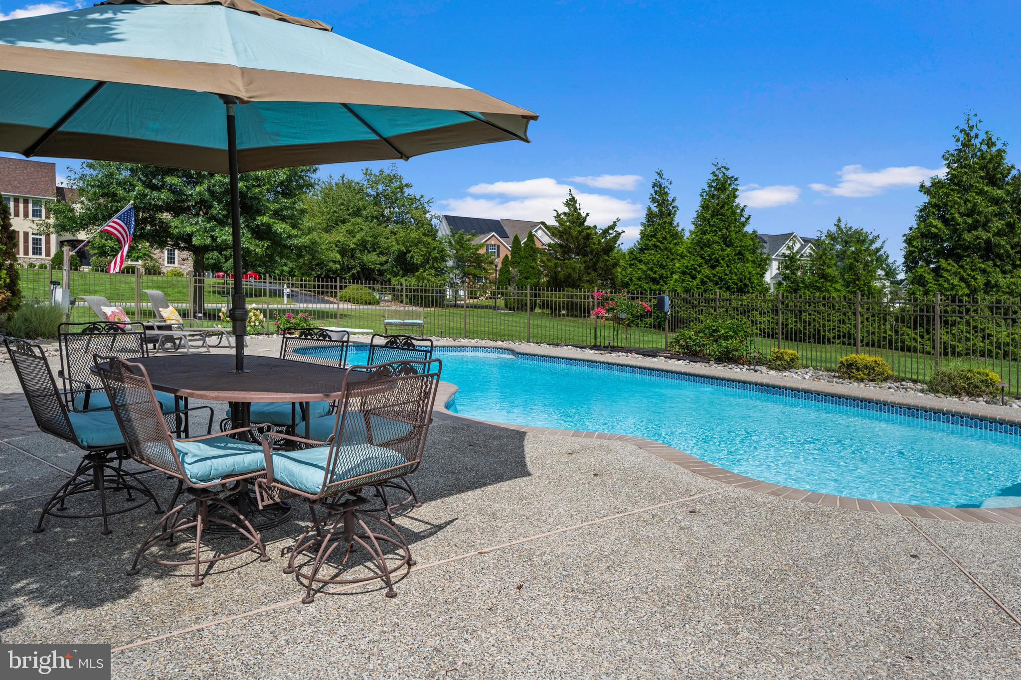 COUNTRY LANE - Residential