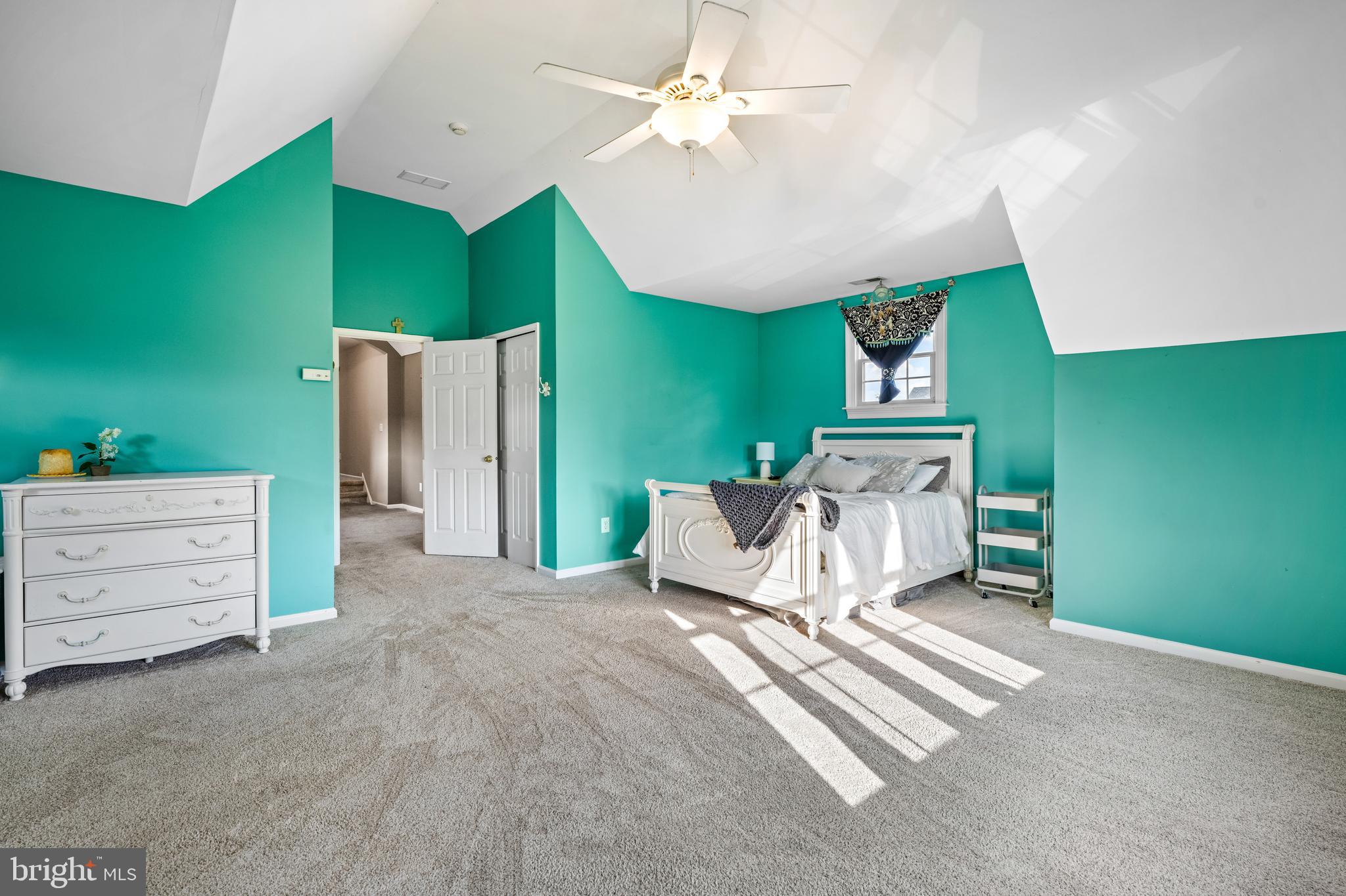 COUNTRY LANE - Residential