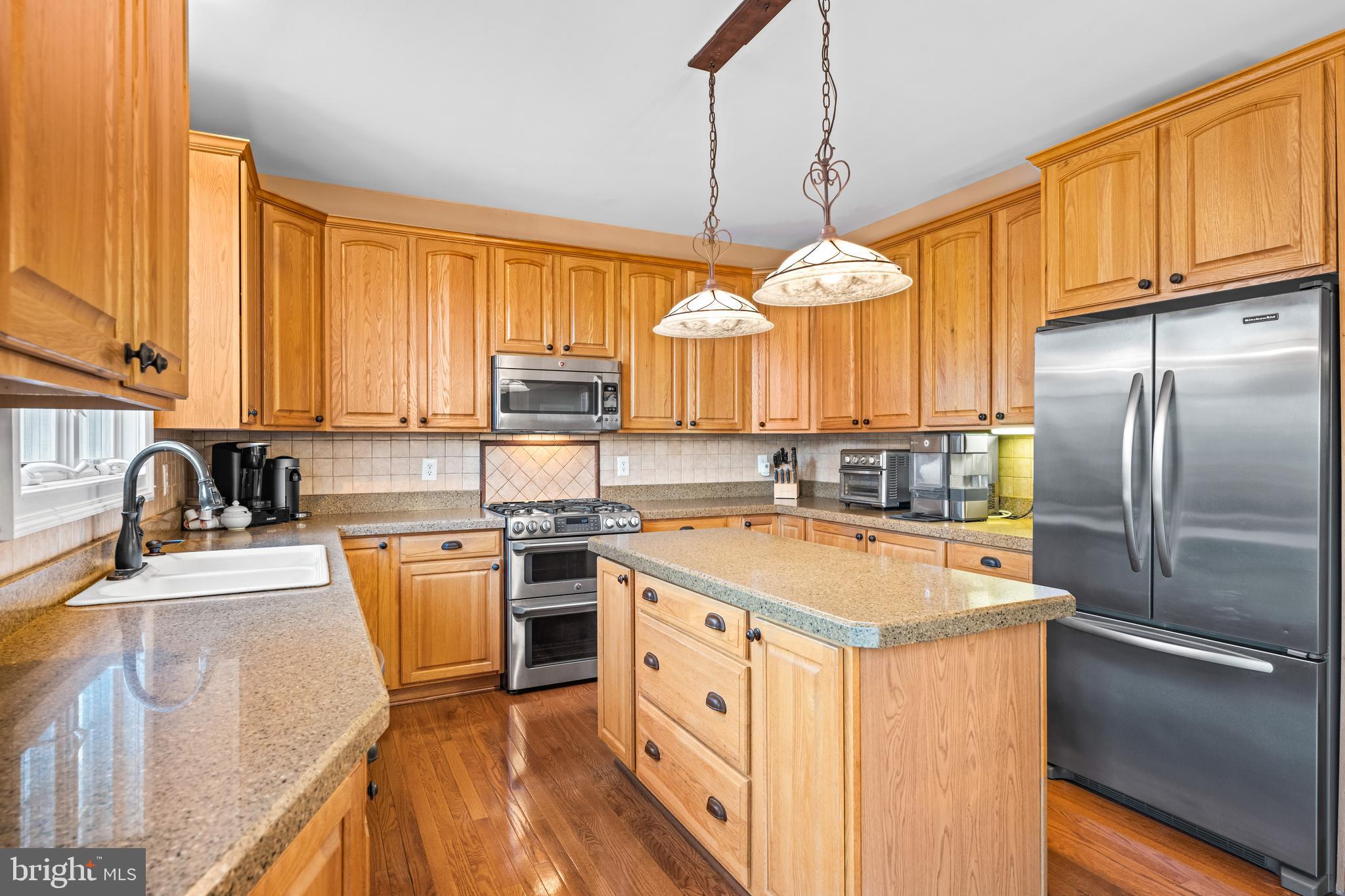 COUNTRY LANE - Residential