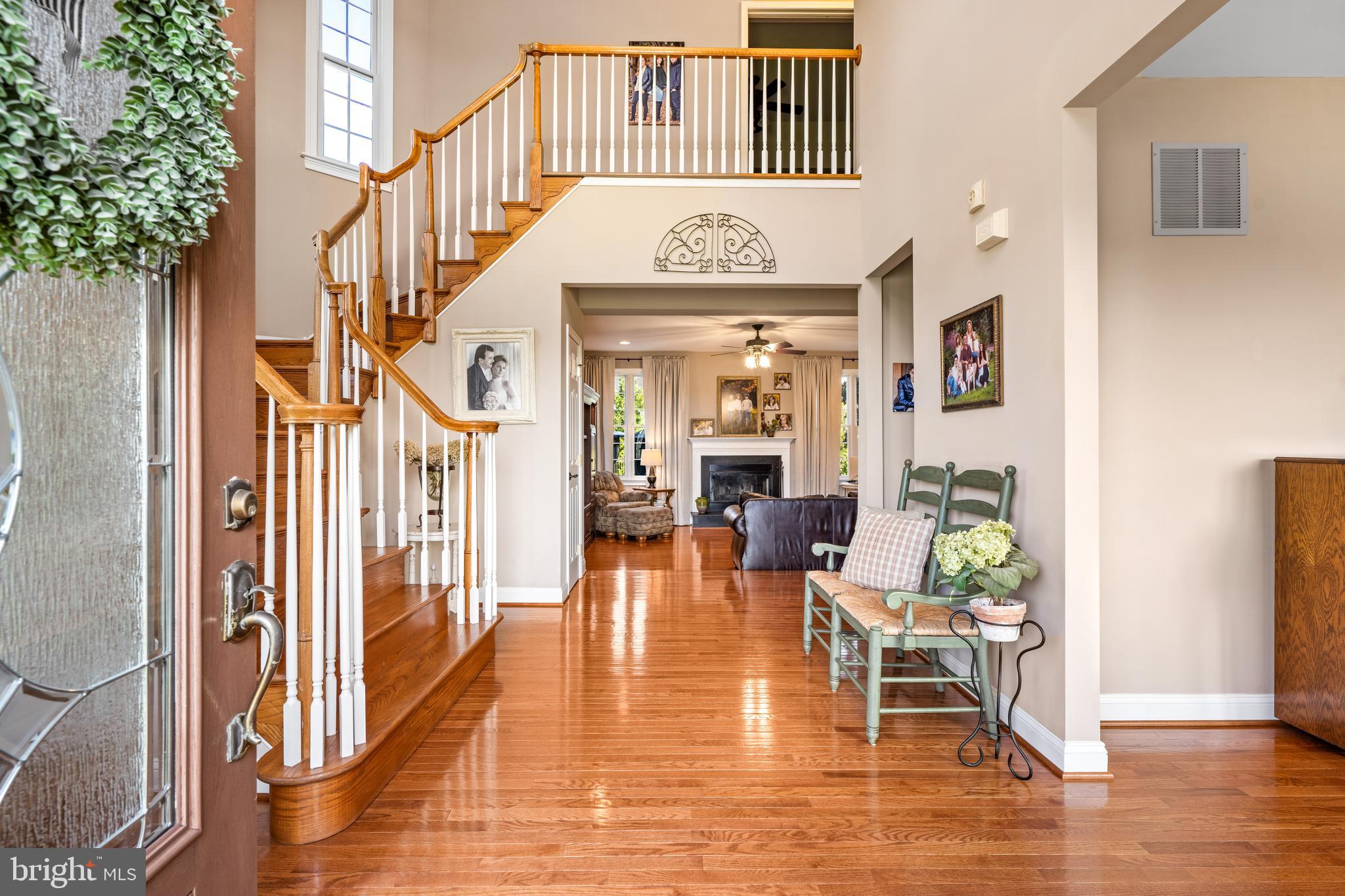 COUNTRY LANE - Residential