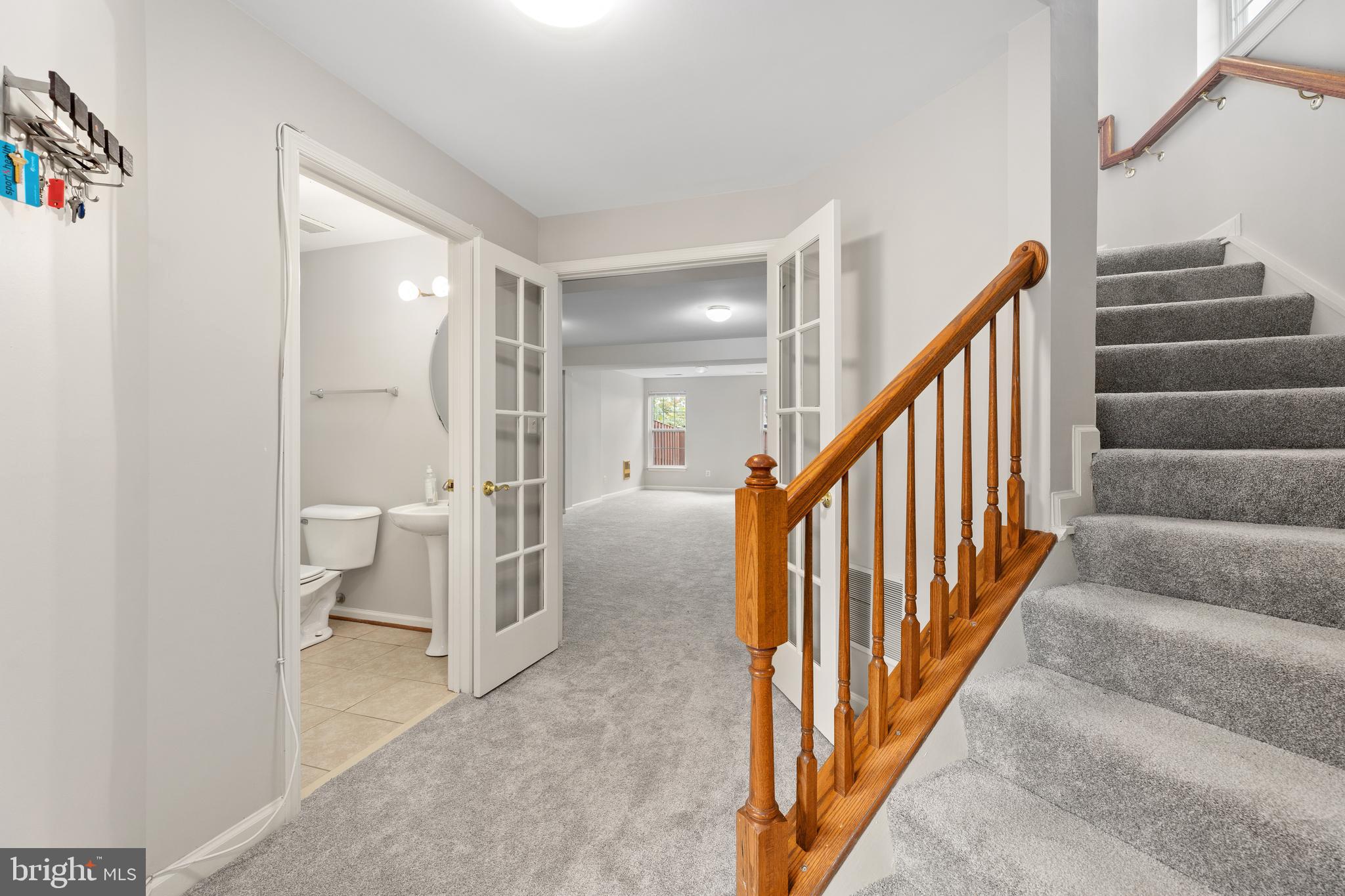 WELLESLEY - Residential Lease