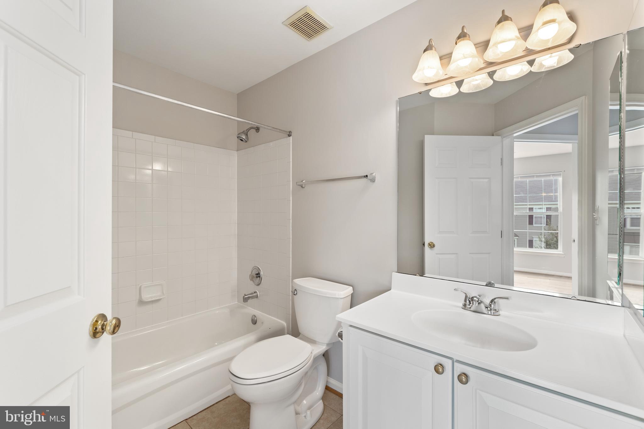 WELLESLEY - Residential Lease