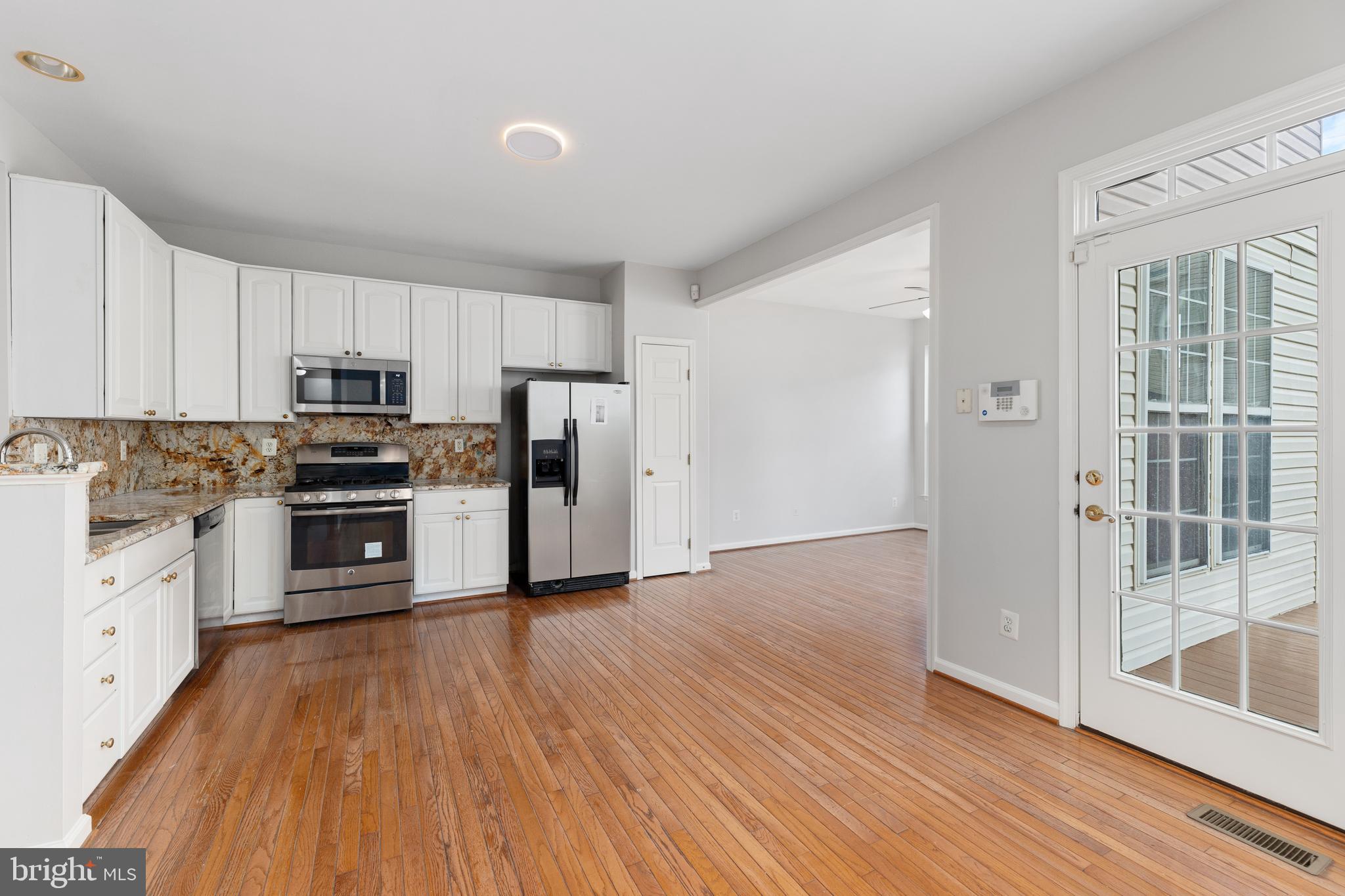 WELLESLEY - Residential Lease