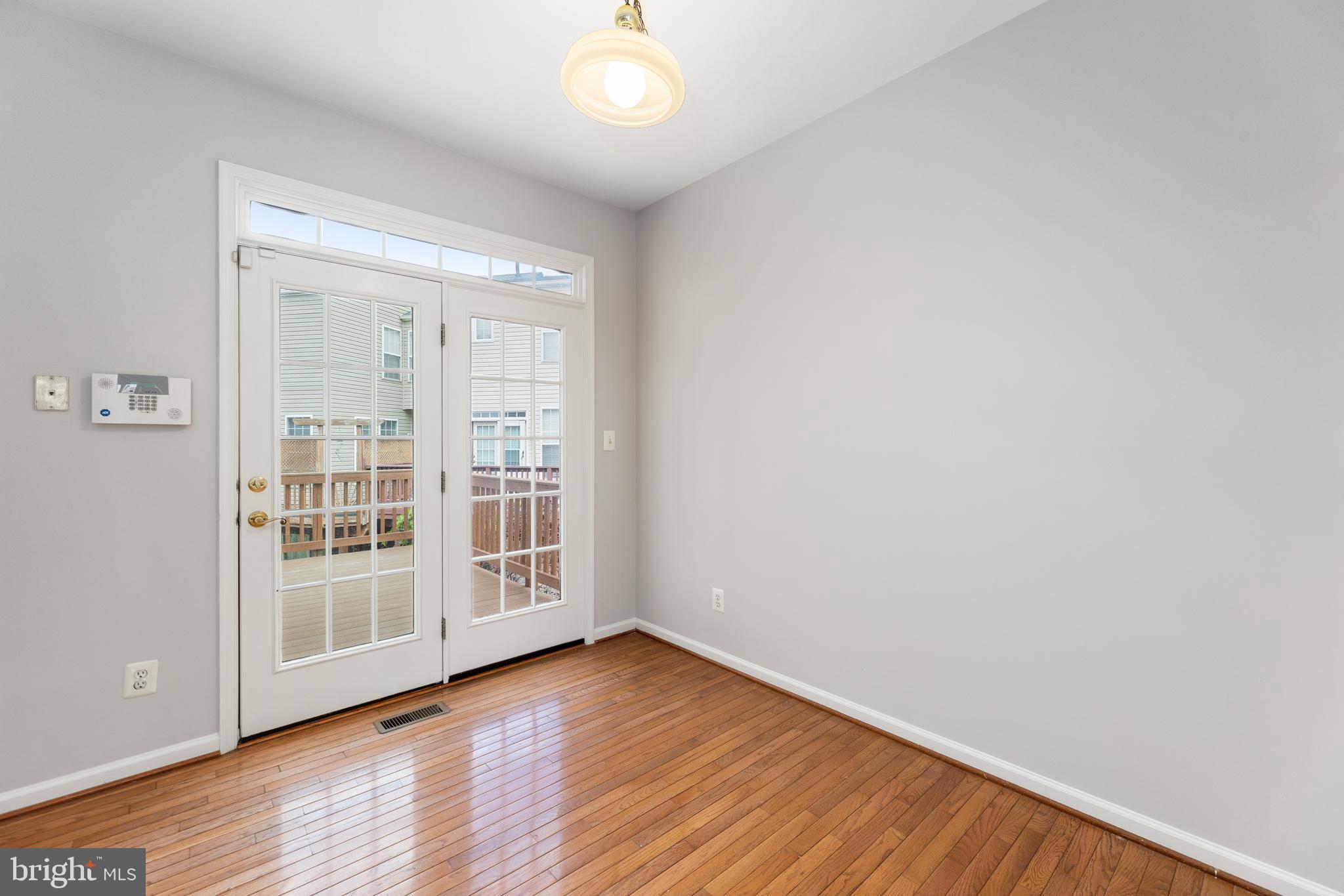 WELLESLEY - Residential Lease