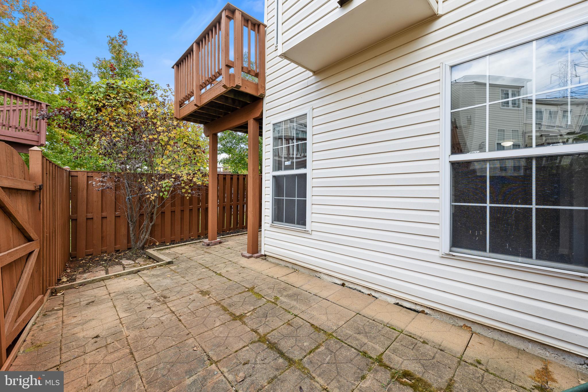 WELLESLEY - Residential Lease