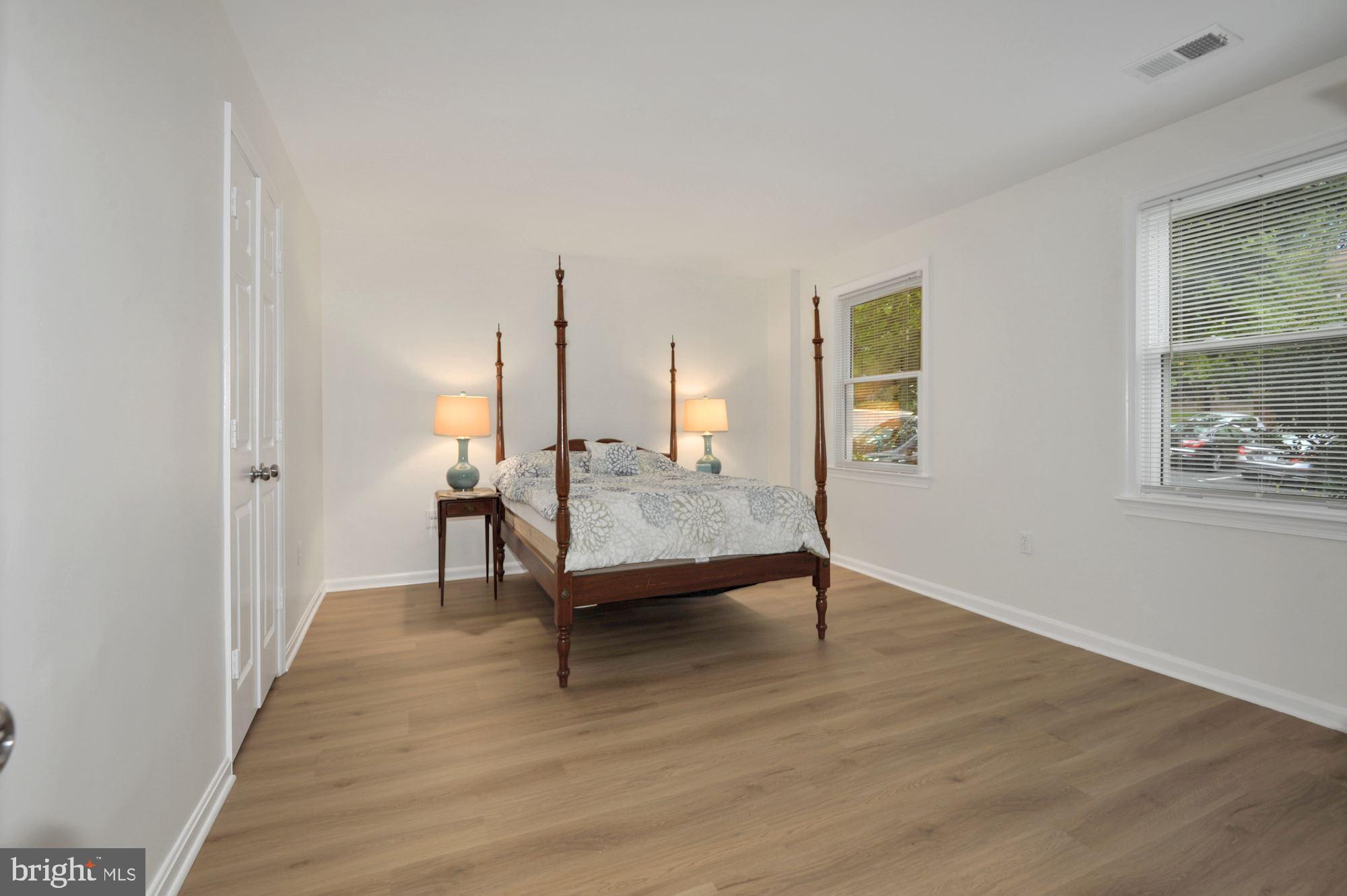 COUNCIL SQUARE - Residential Lease