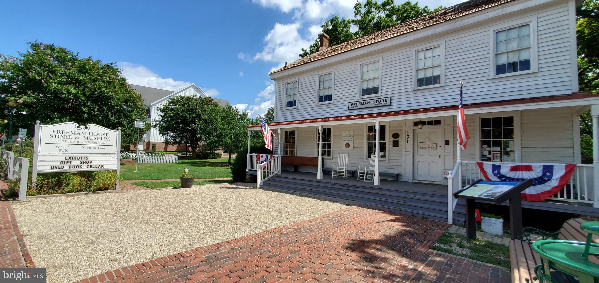 COUNCIL SQUARE - Residential Lease