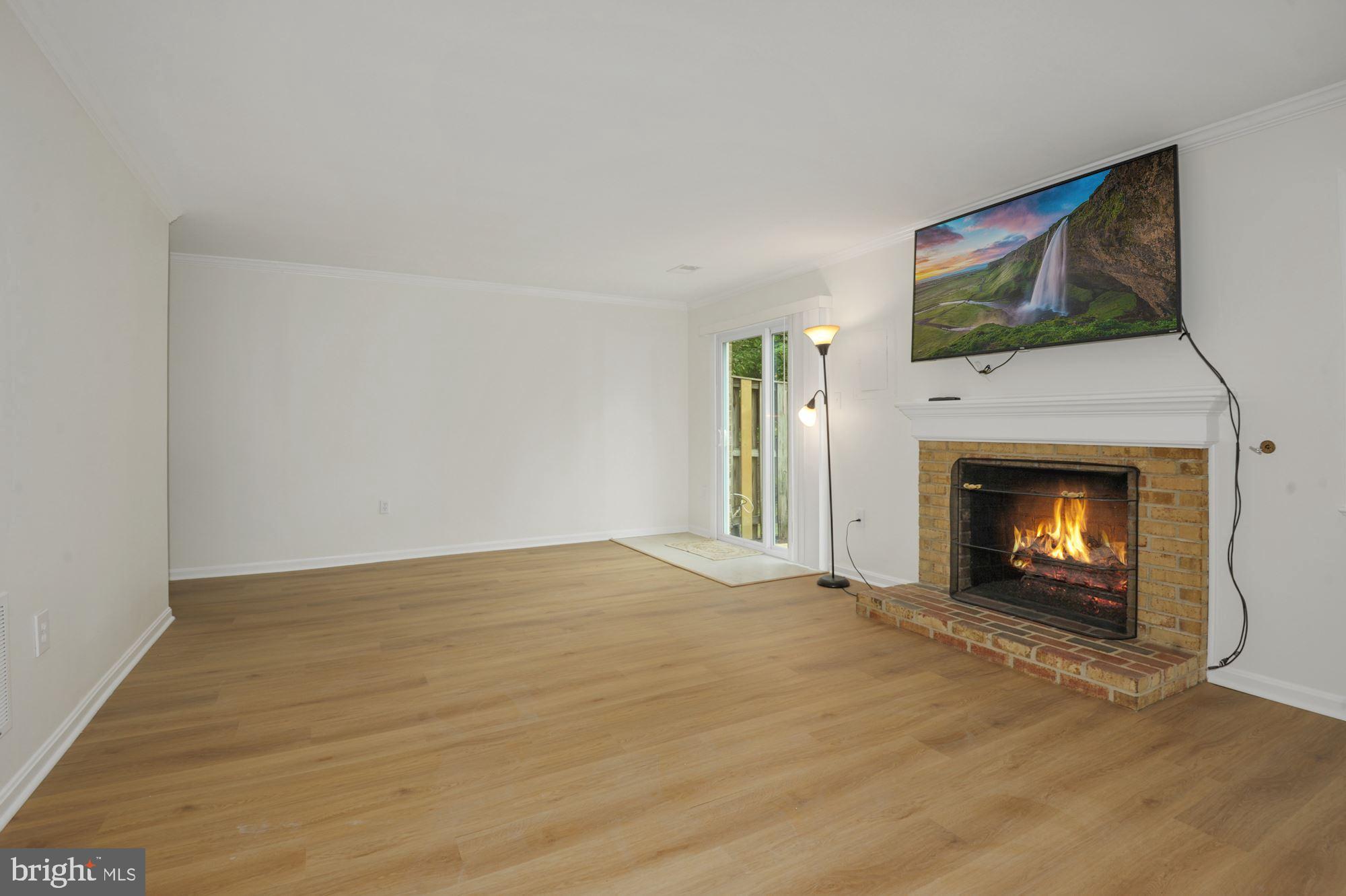 COUNCIL SQUARE - Residential Lease