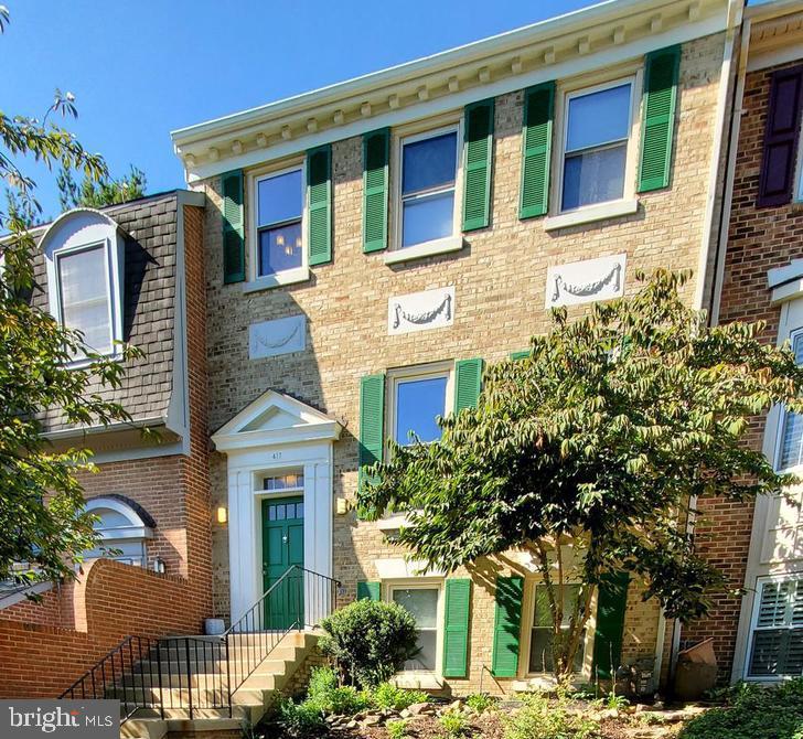 COUNCIL SQUARE - Residential Lease