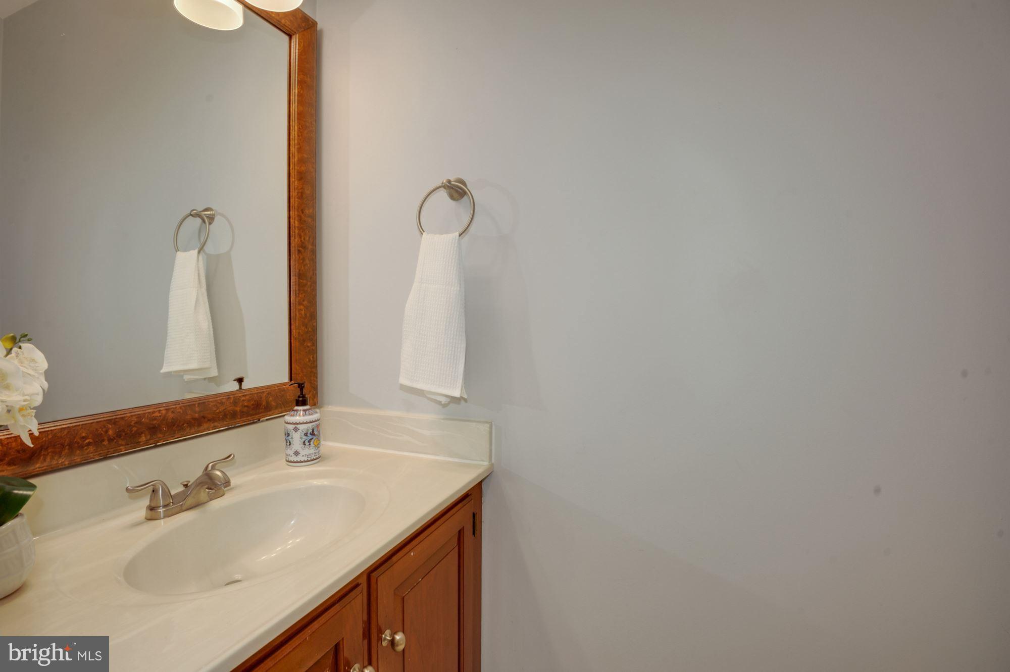 COUNCIL SQUARE - Residential Lease