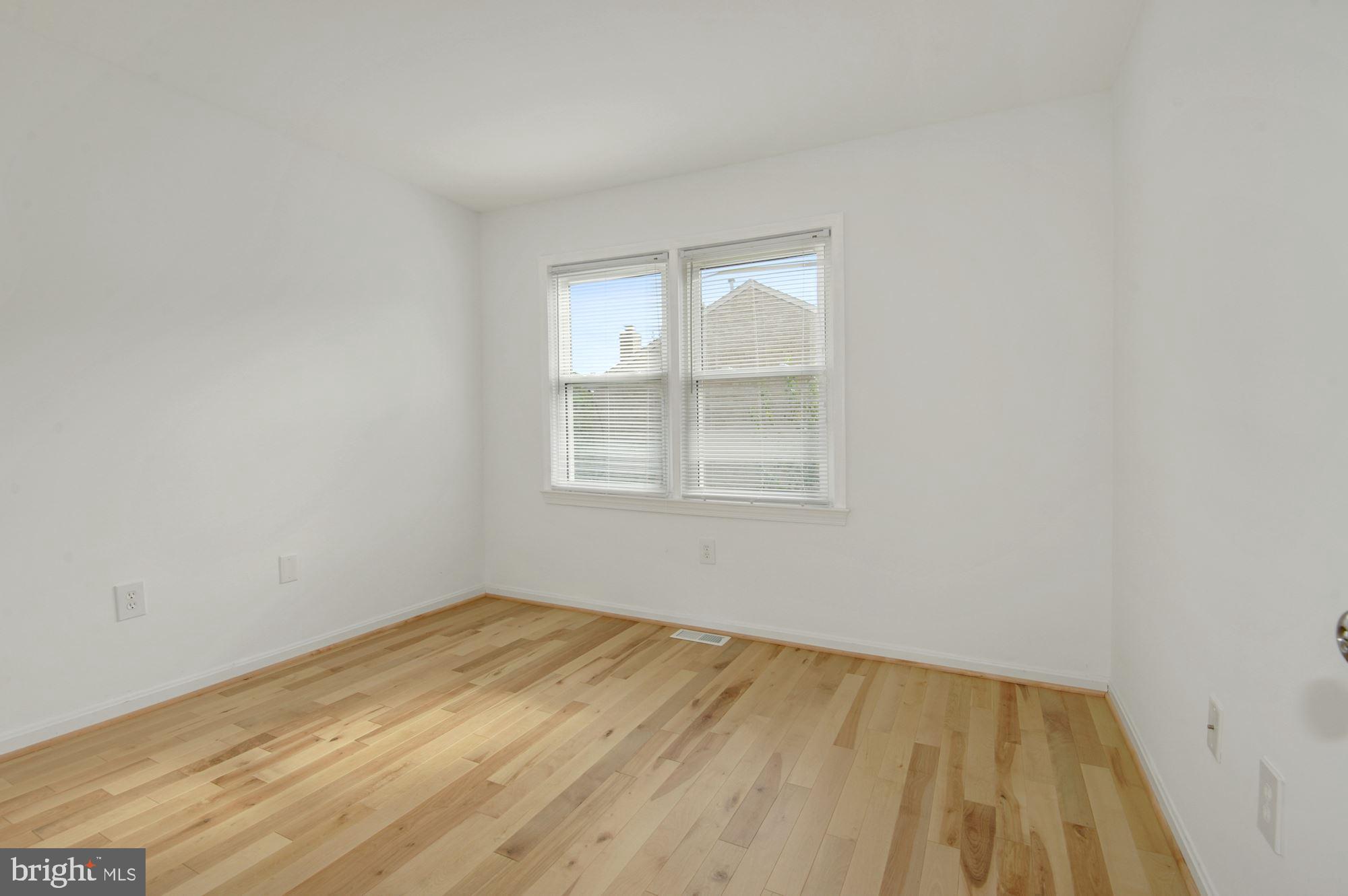 COUNCIL SQUARE - Residential Lease