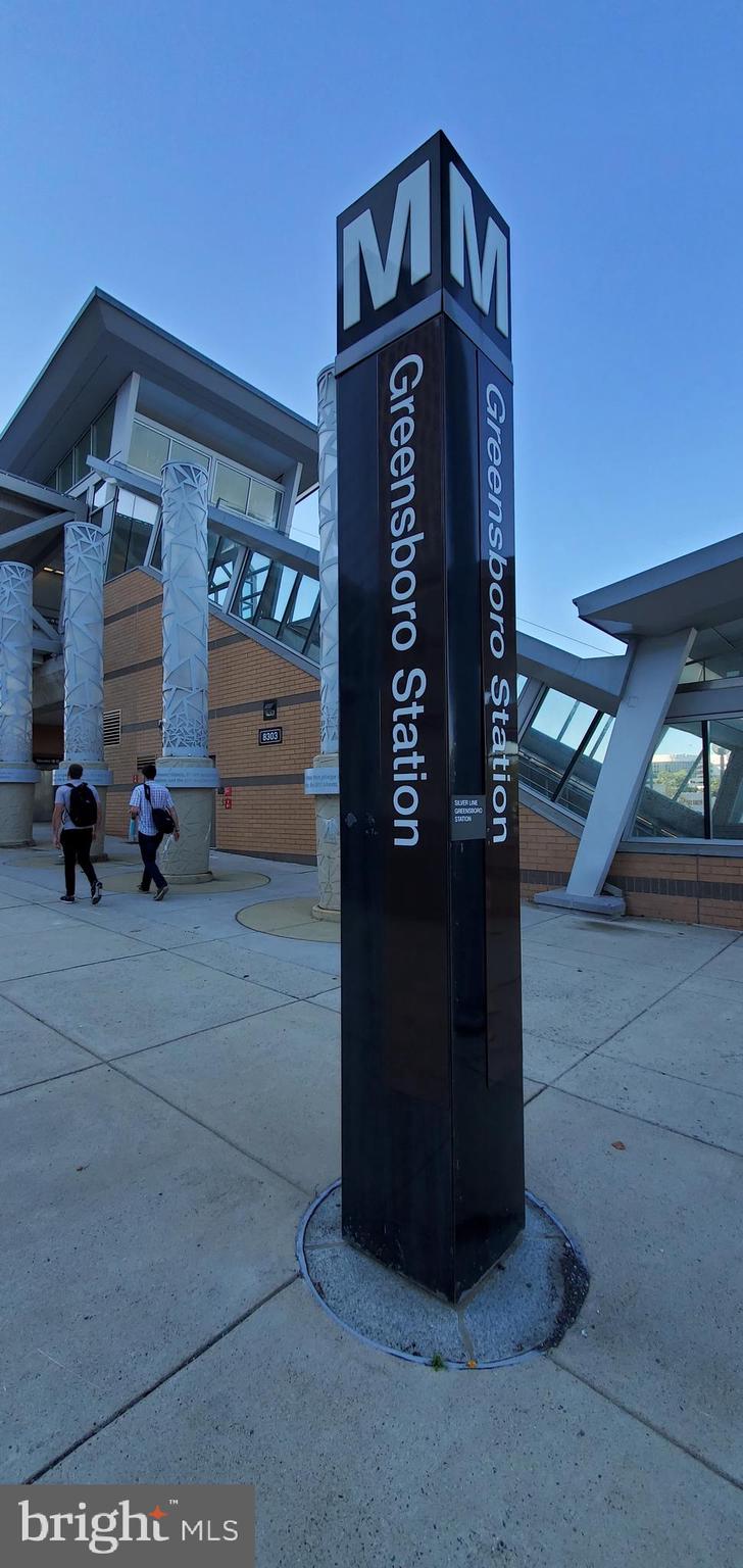 COUNCIL SQUARE - Residential Lease