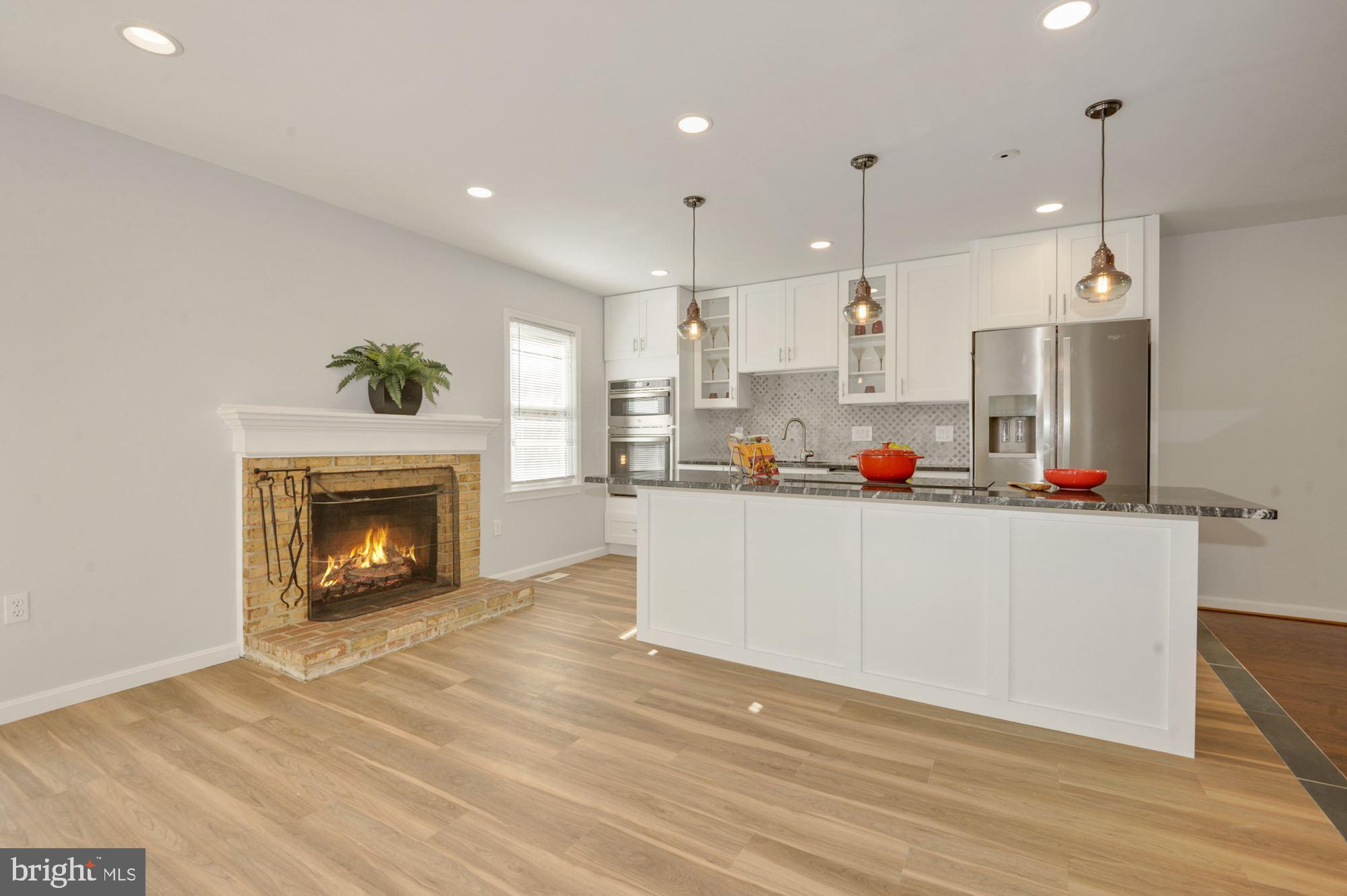 COUNCIL SQUARE - Residential Lease