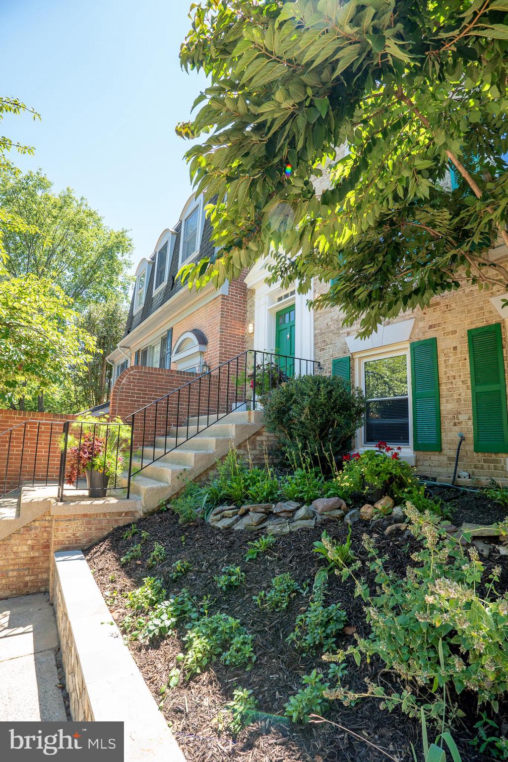 COUNCIL SQUARE - Residential Lease