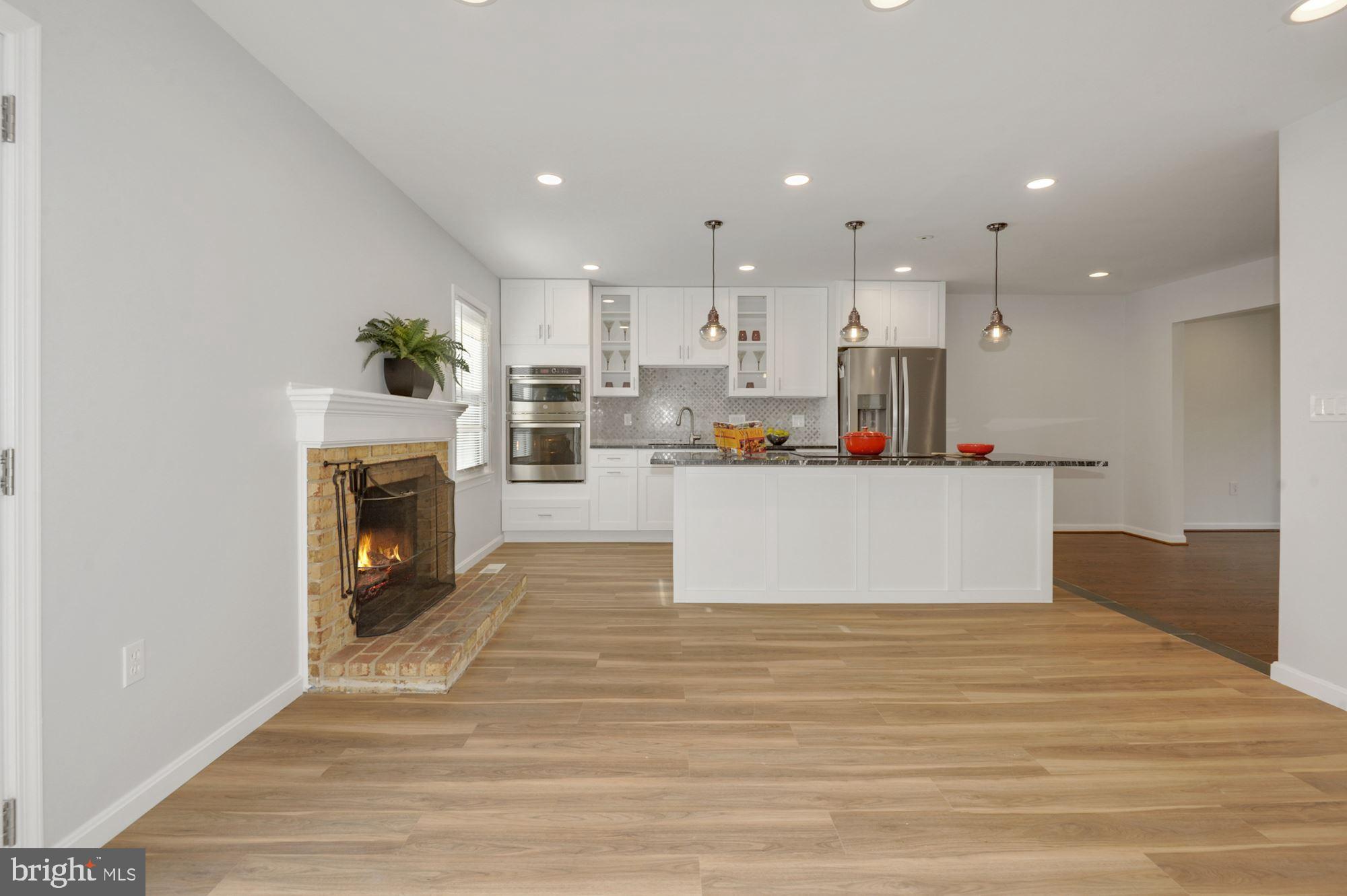 COUNCIL SQUARE - Residential Lease