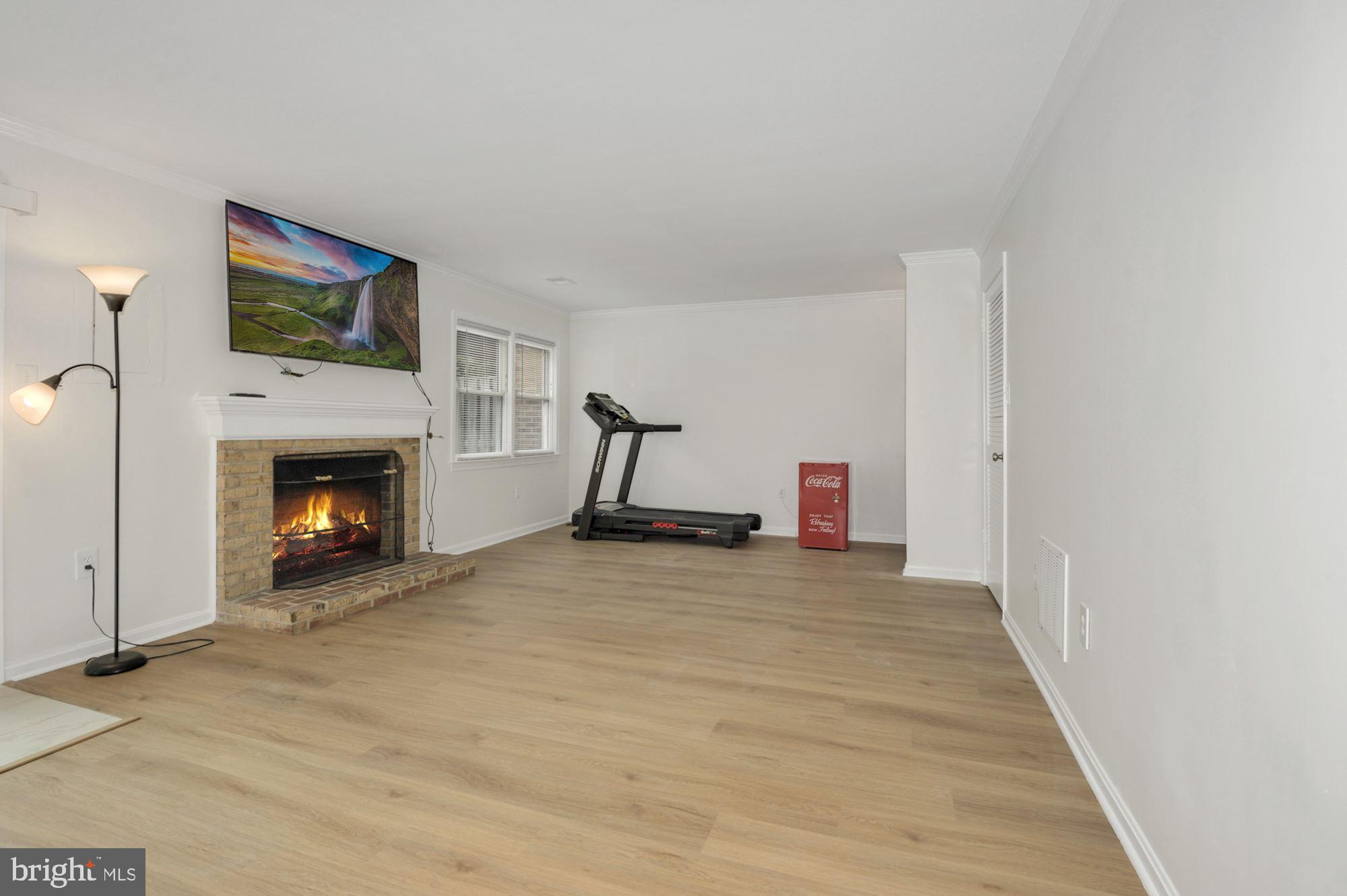 COUNCIL SQUARE - Residential Lease