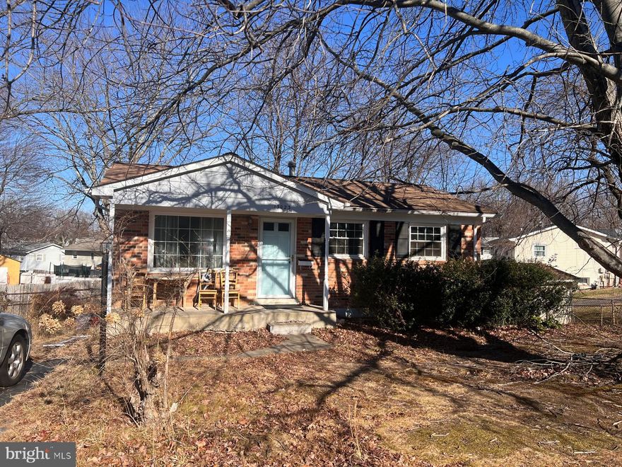 Nice Location, Shopping center, restaurant, school, DC, bus stop. 3 Bed, 2 bath. Lowest price on the market. Must see inside.