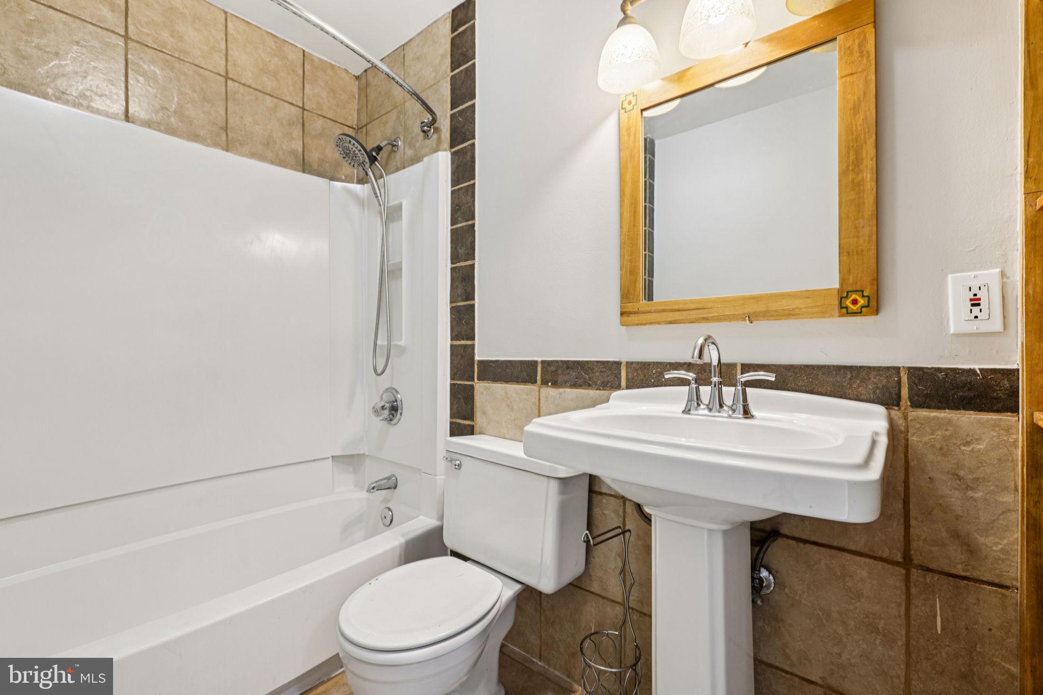 CHURCHILL TOWN SECTOR - Residential