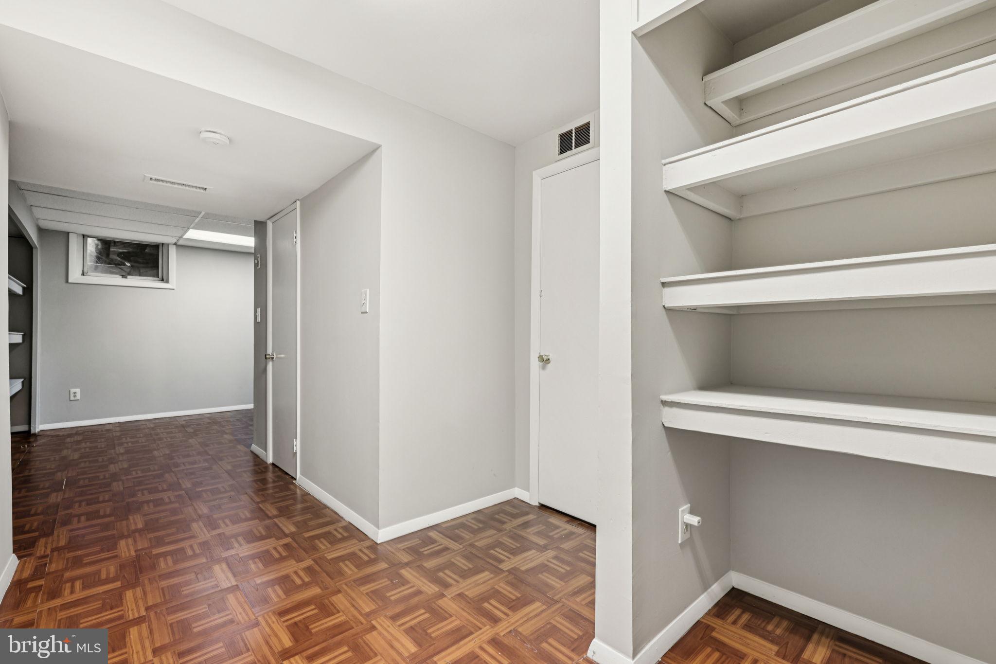 CHURCHILL TOWN SECTOR - Residential