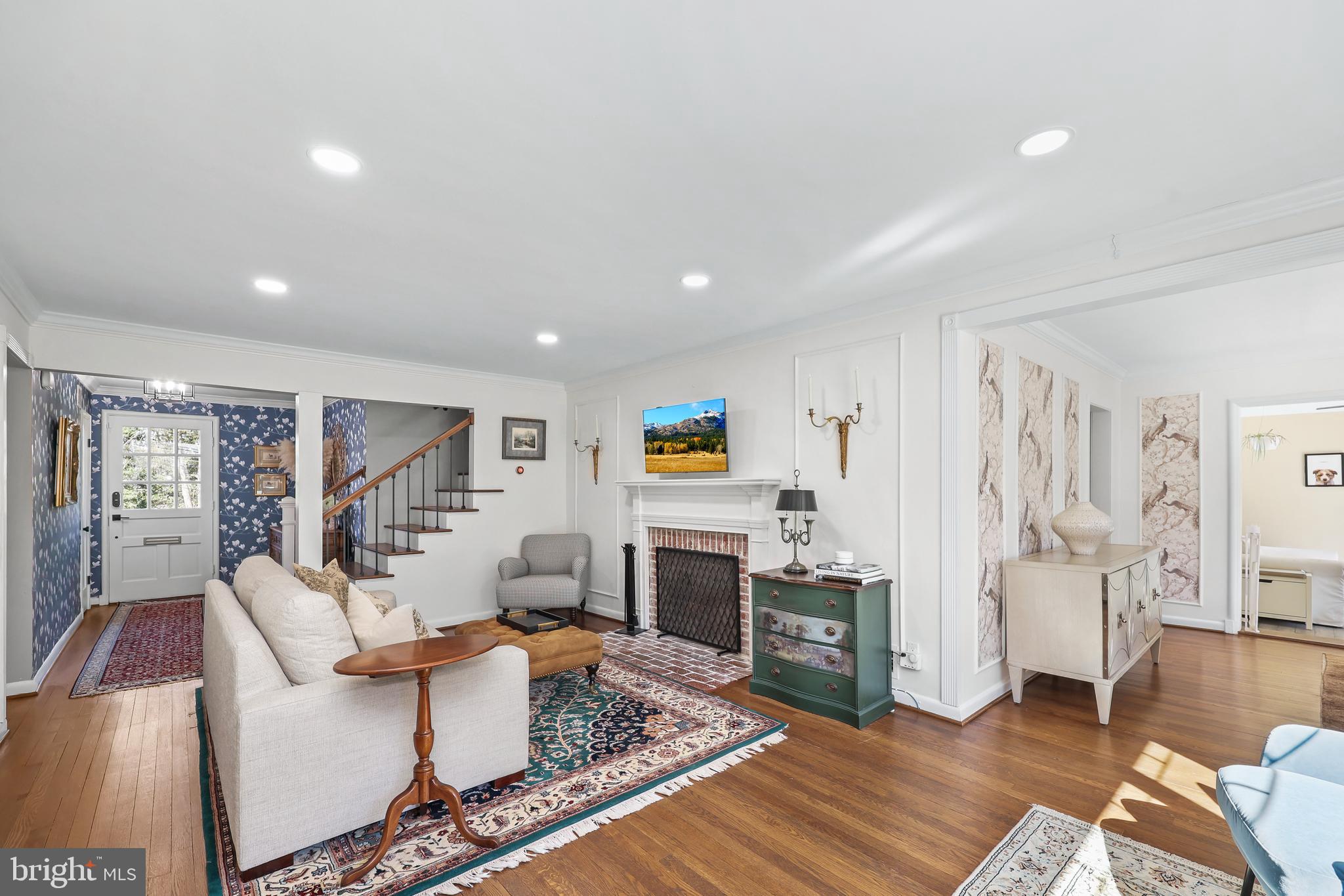 5 SPRING HILL COURT