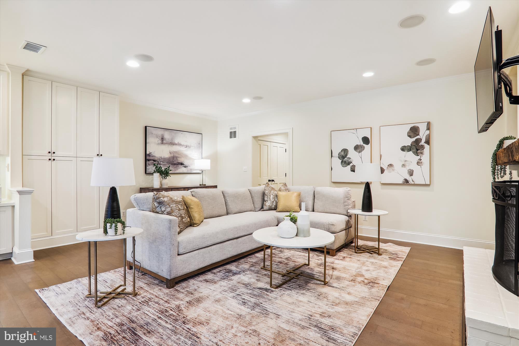CHEVY CHASE - Residential