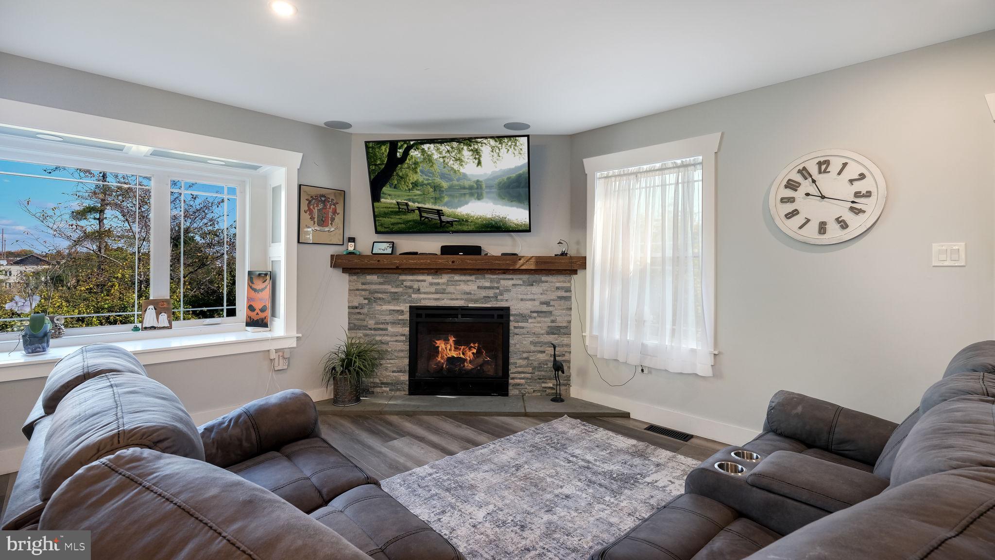 UPLAND VIL - Residential