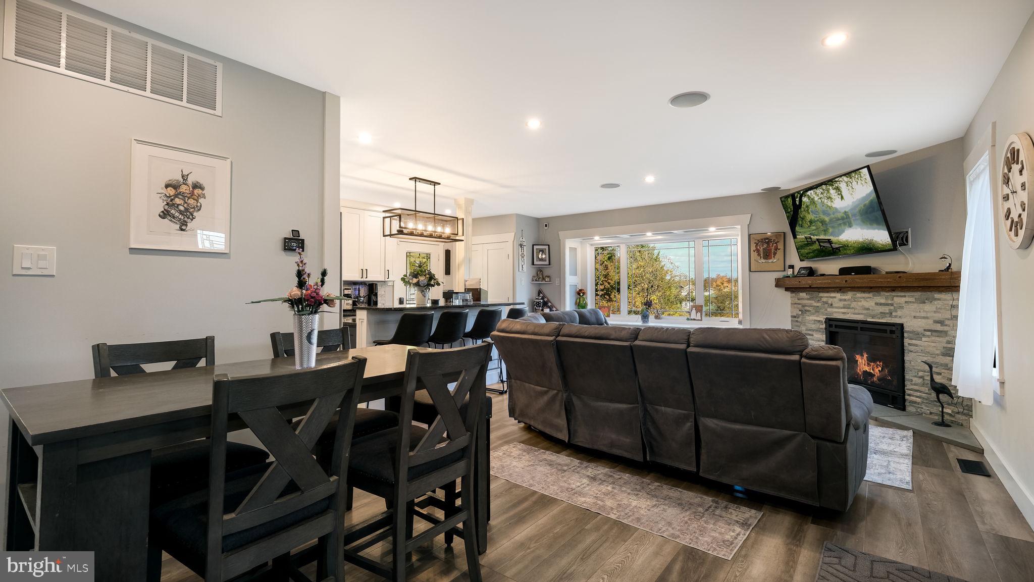 UPLAND VIL - Residential