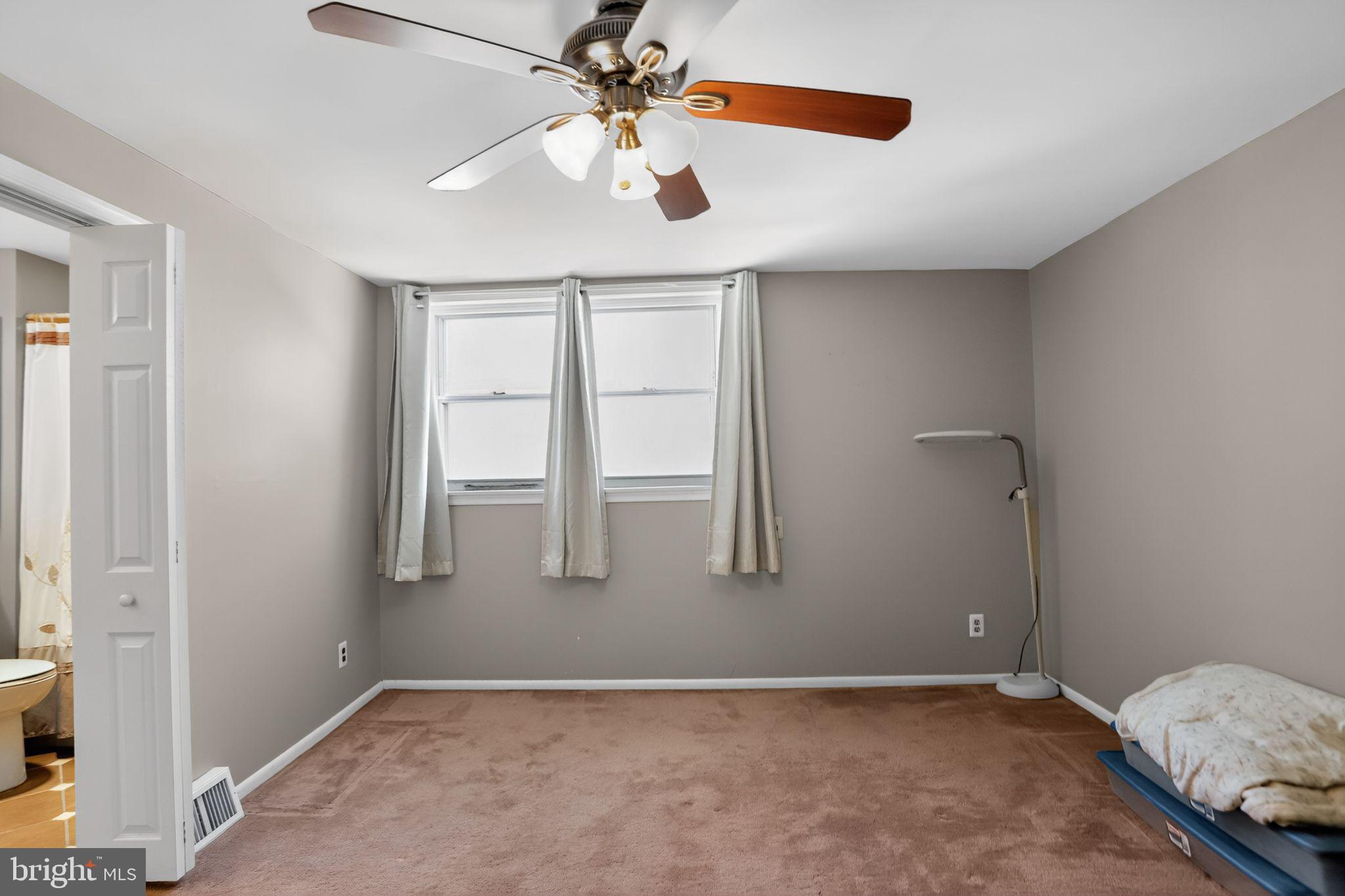 FOX CHASE - Residential