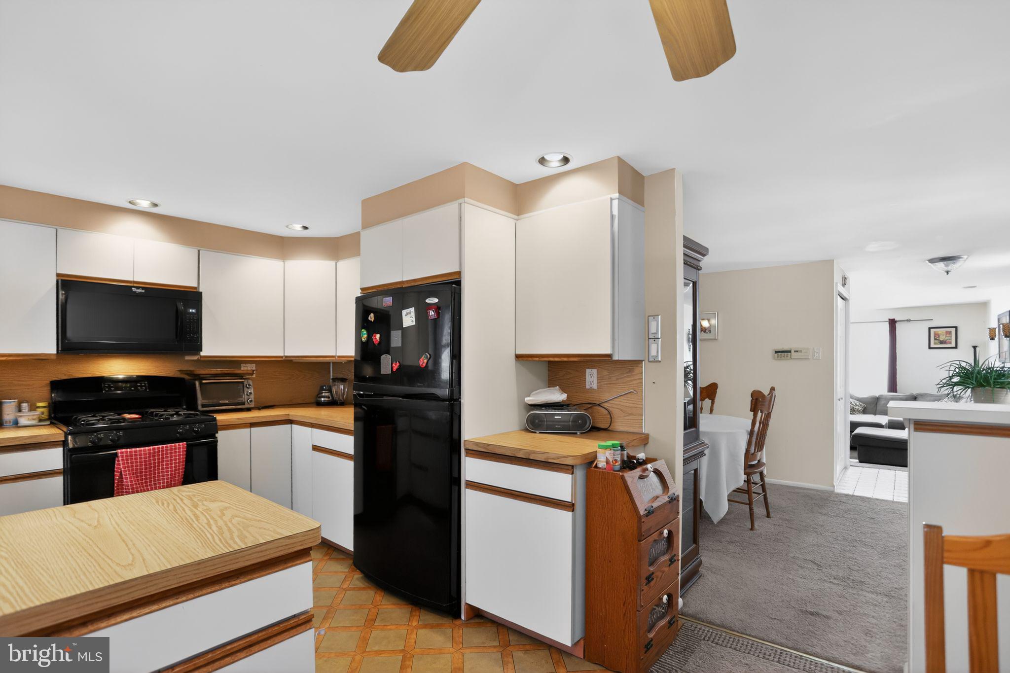 FOX CHASE - Residential