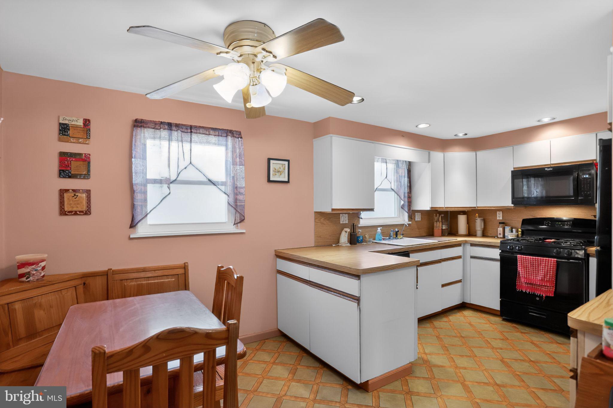 FOX CHASE - Residential