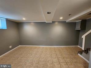WINSTON GOVANS - Residential Lease