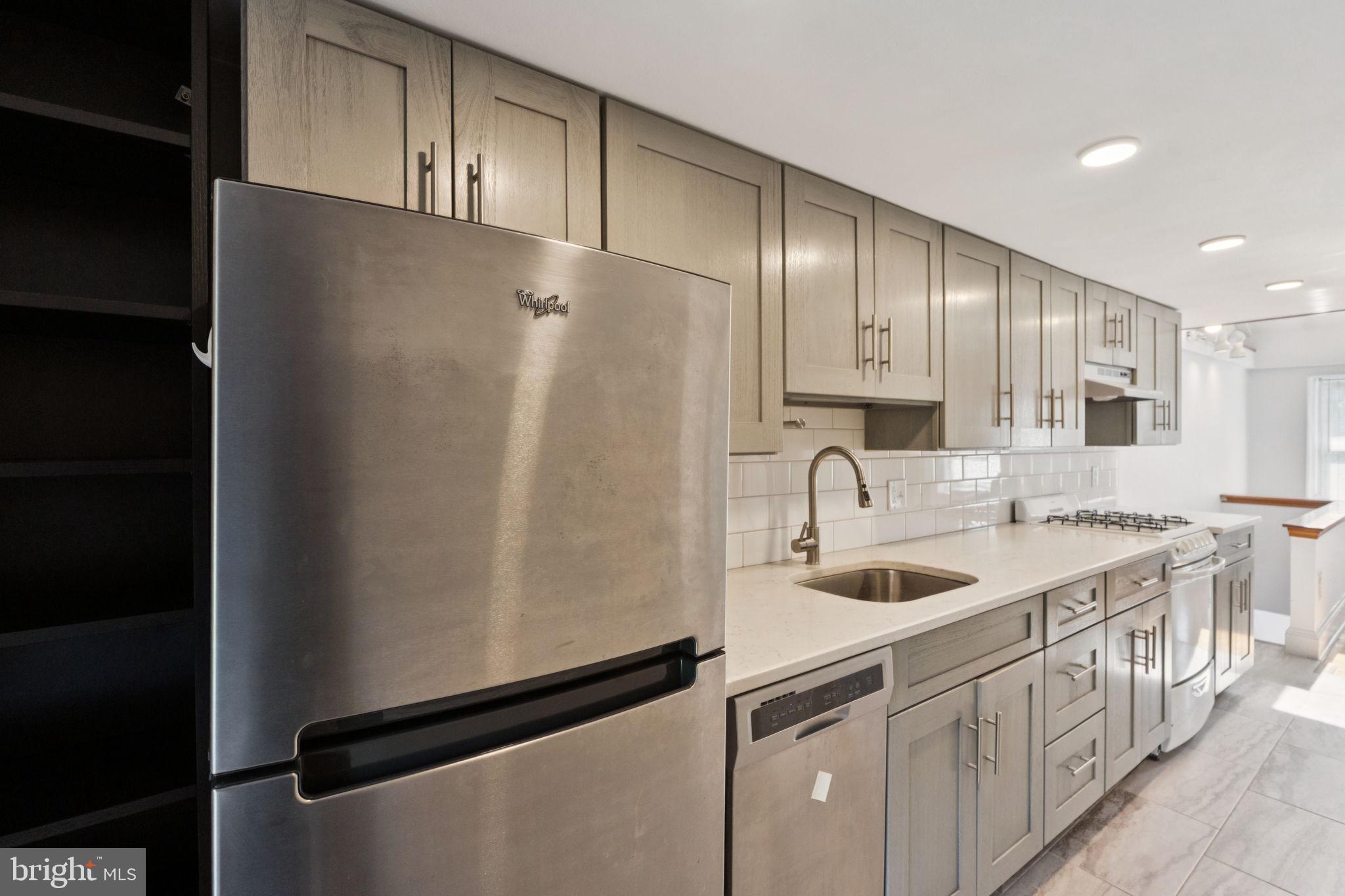 EAST FALLS - Residential Lease