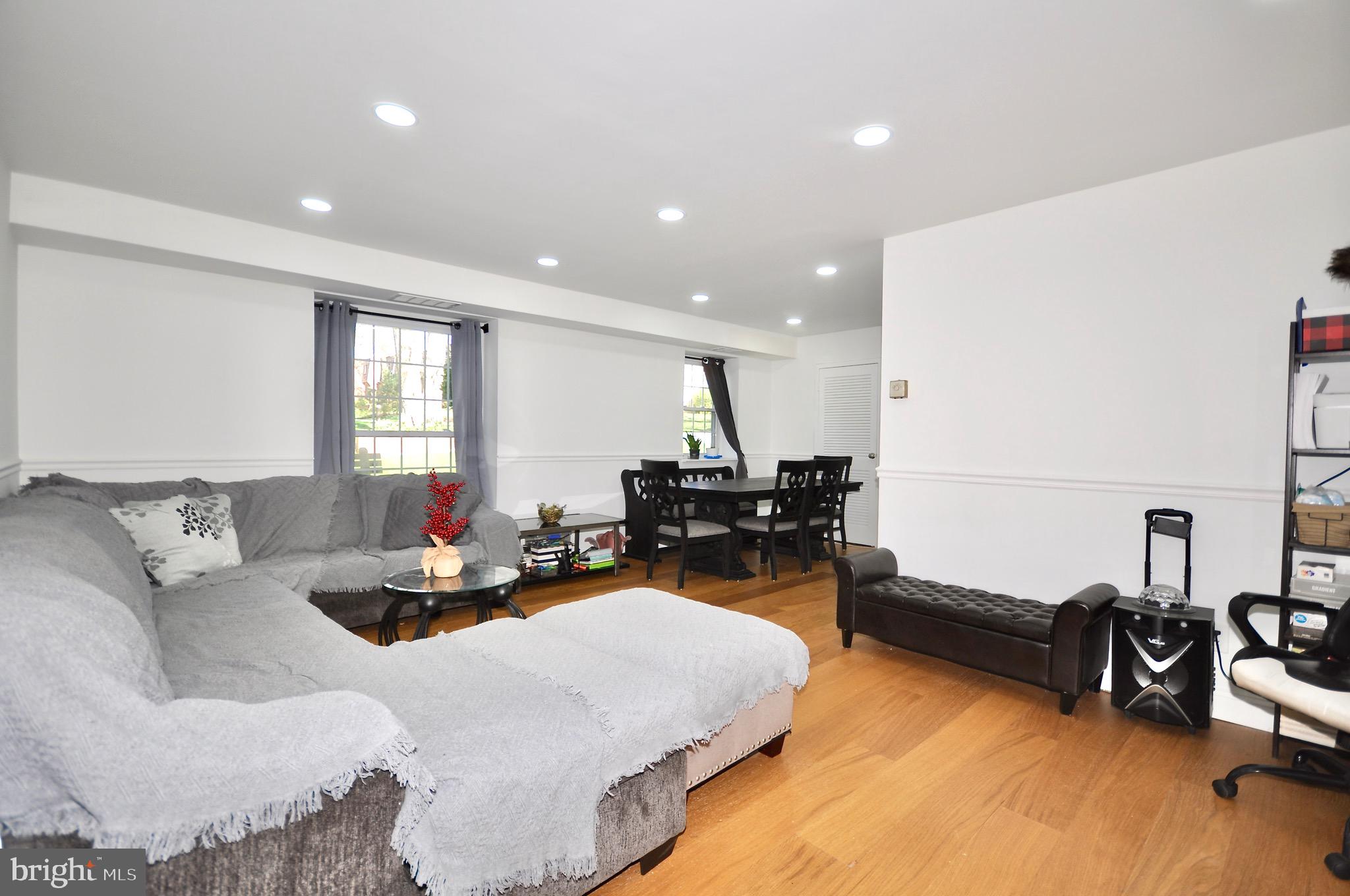 GYPSY LANE CONDOS - Residential