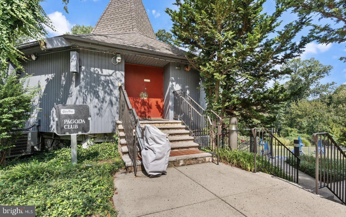 GYPSY LANE CONDOS - Residential