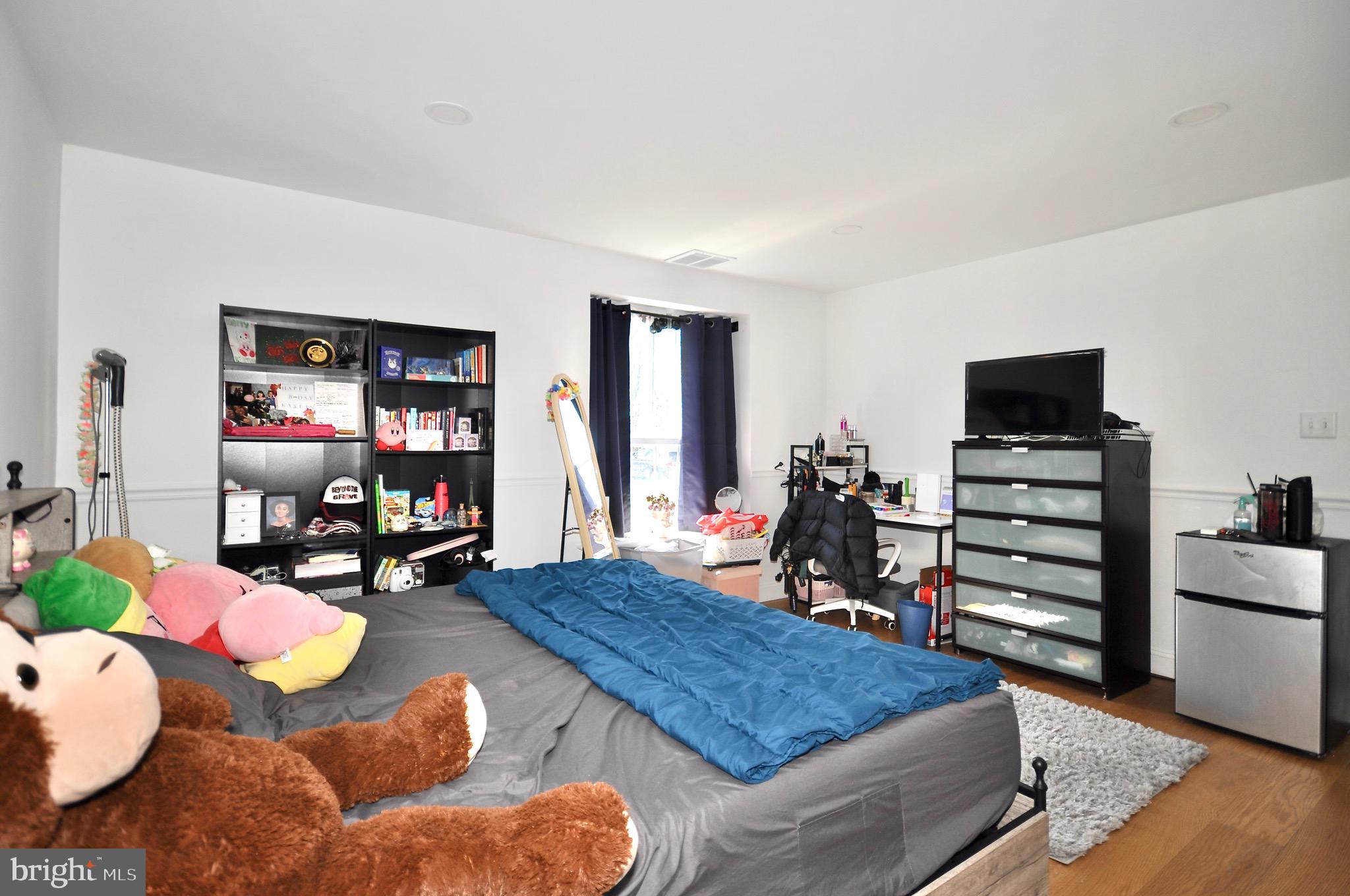 GYPSY LANE CONDOS - Residential