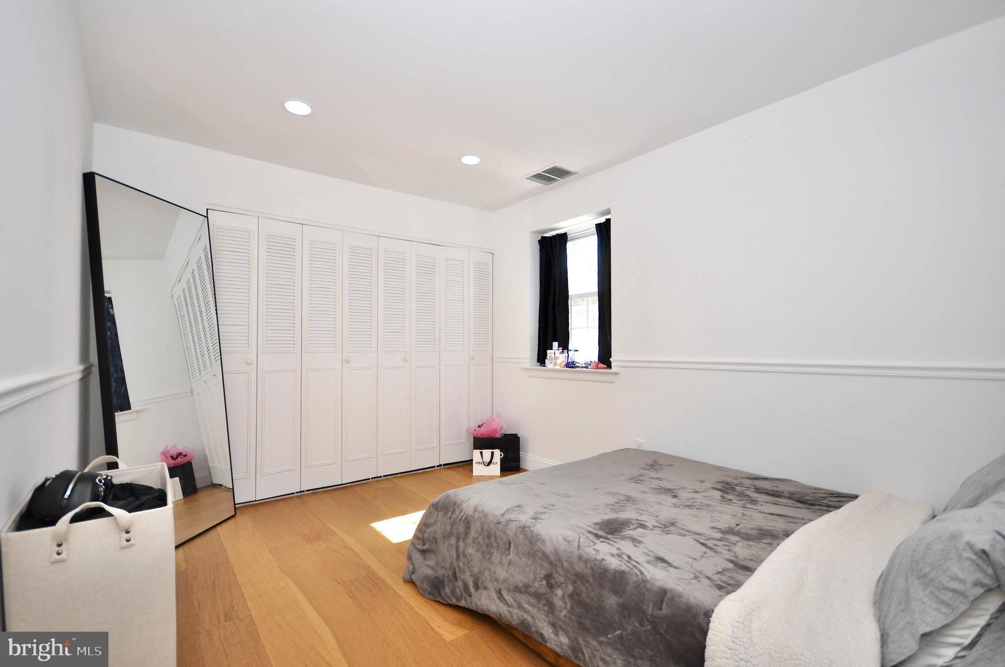 GYPSY LANE CONDOS - Residential