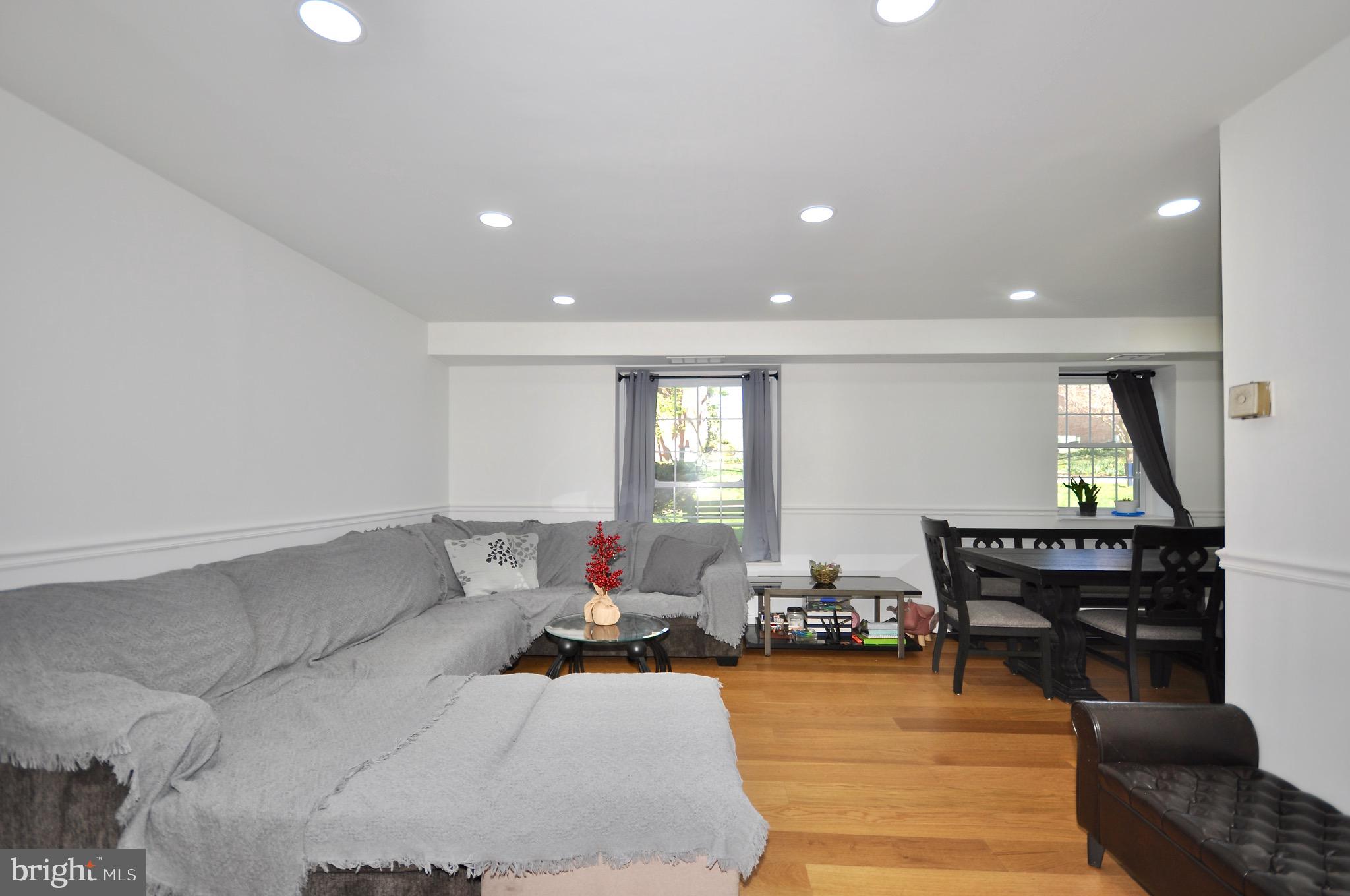 GYPSY LANE CONDOS - Residential