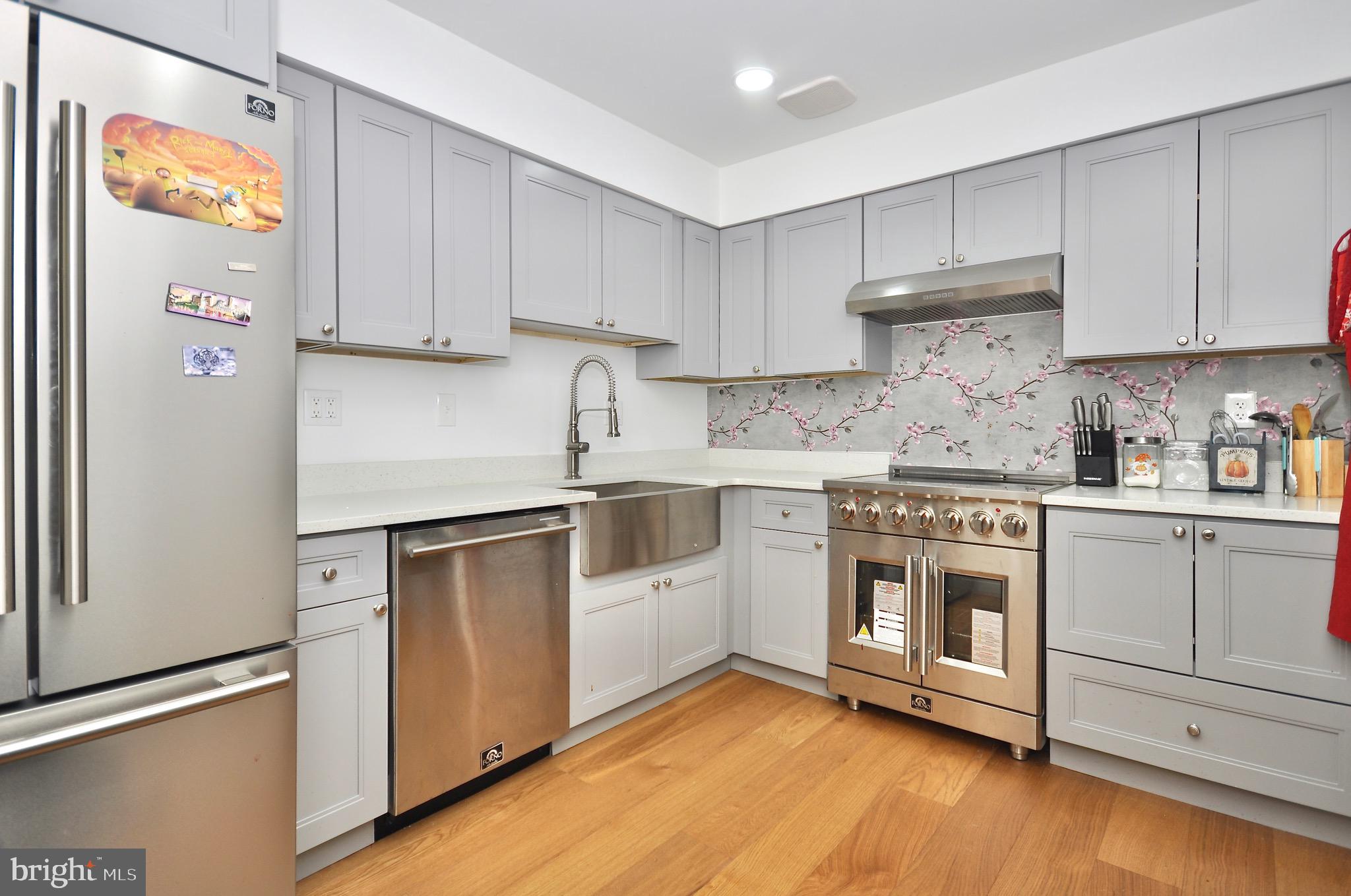 GYPSY LANE CONDOS - Residential