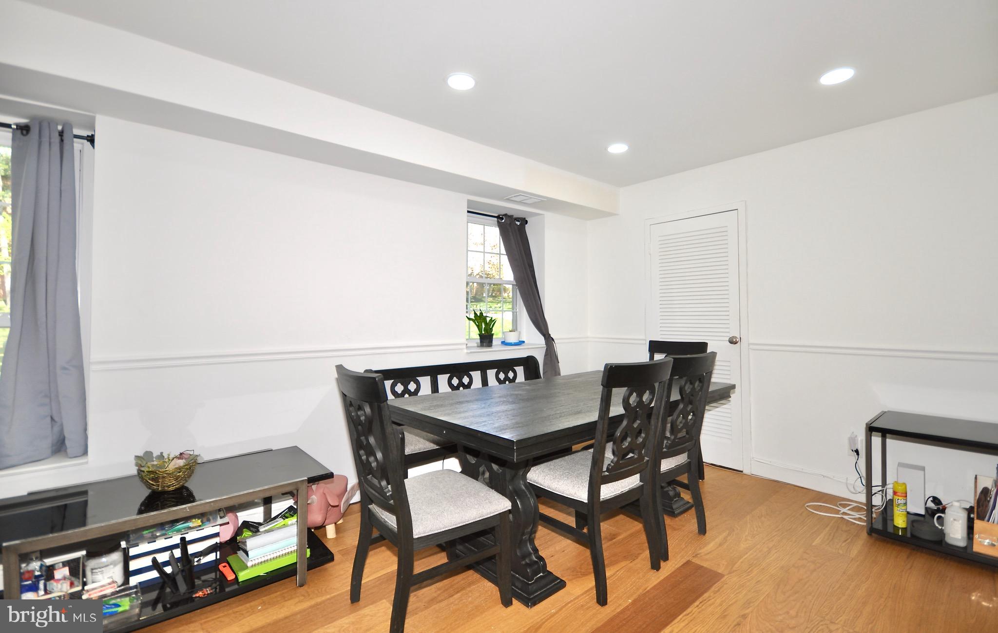 GYPSY LANE CONDOS - Residential