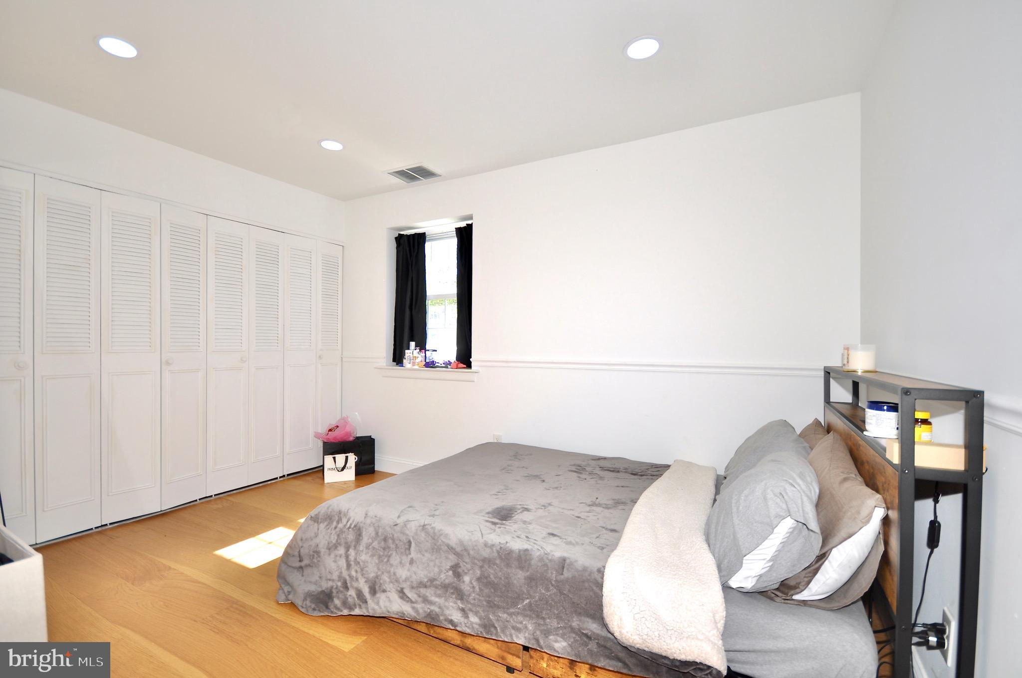 GYPSY LANE CONDOS - Residential