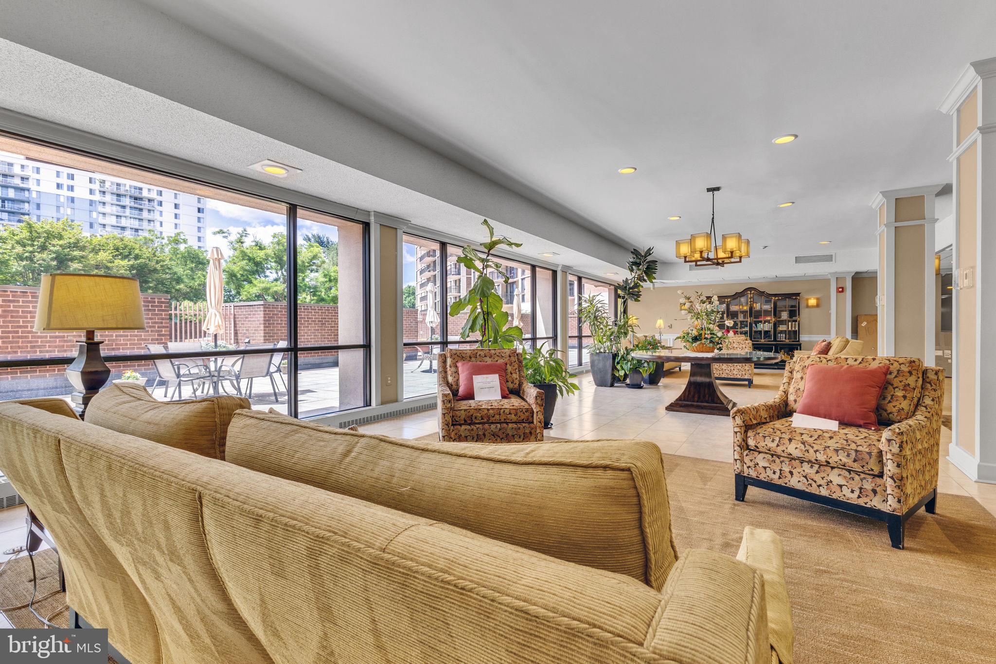 MCLEAN HOUSE NORTH - Residential Lease